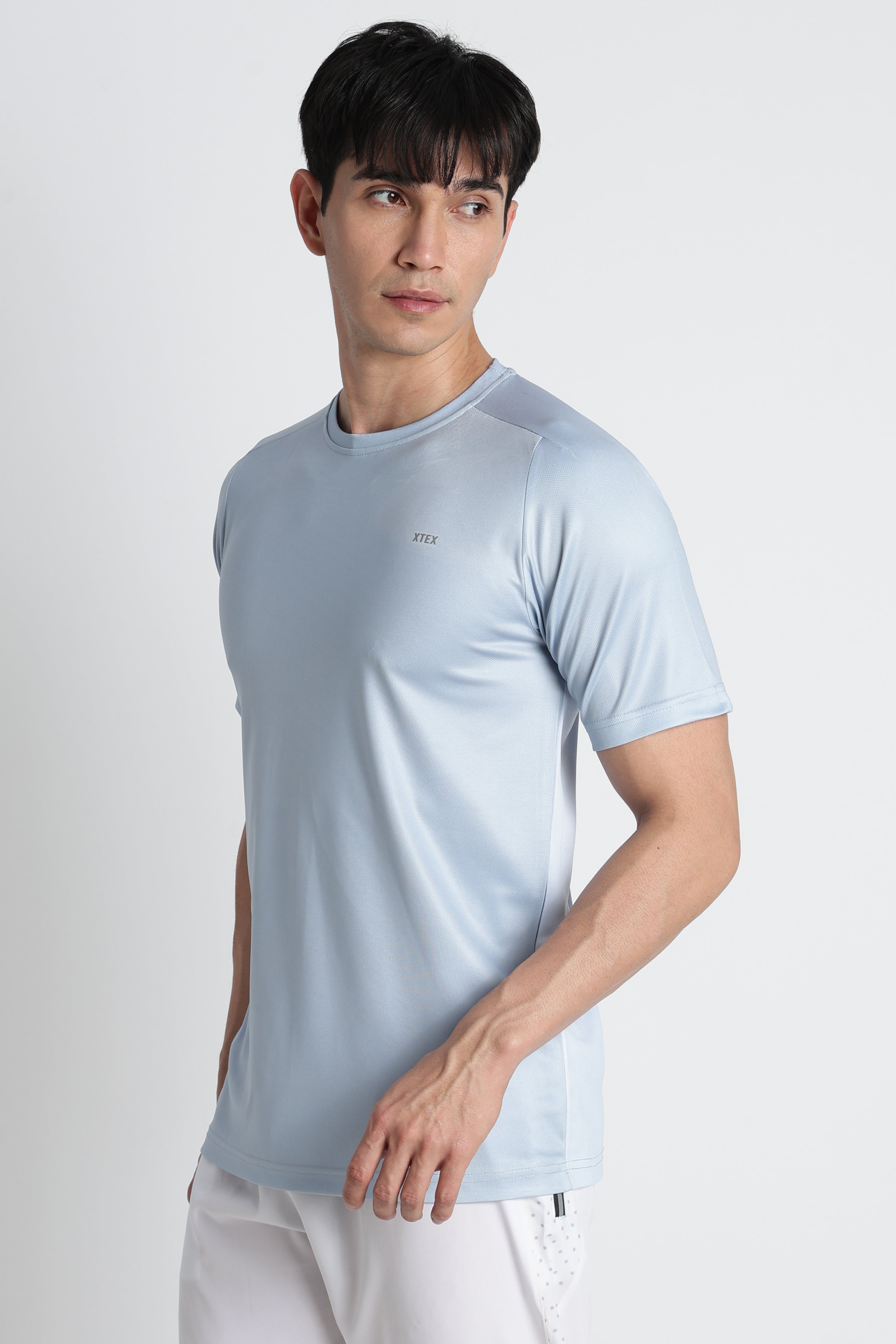 Powder Blue Seamless Jersey Tee – Breathable Athleisure Shirt
