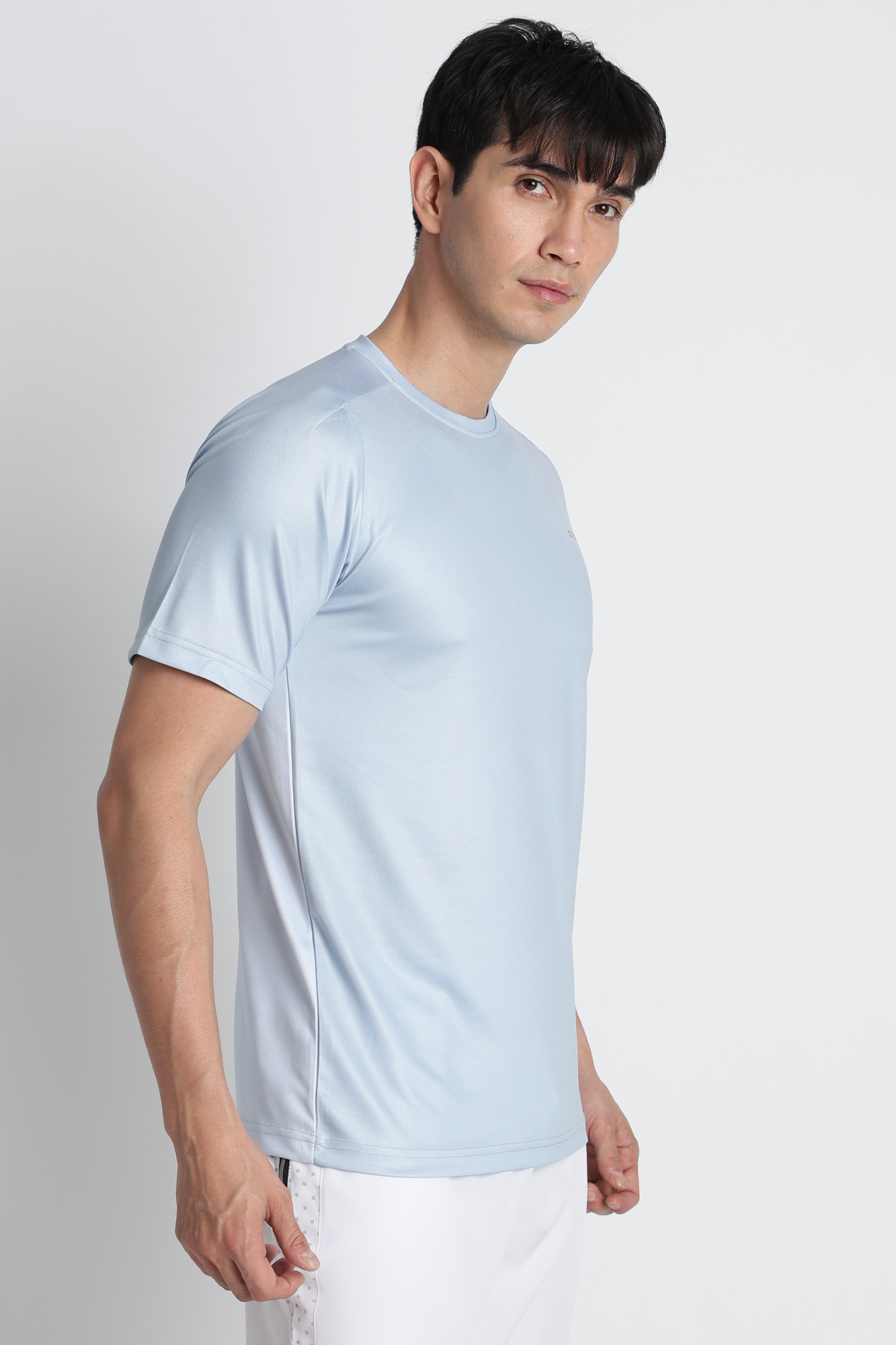 Powder Blue Seamless Jersey Tee – Breathable Athleisure Shirt