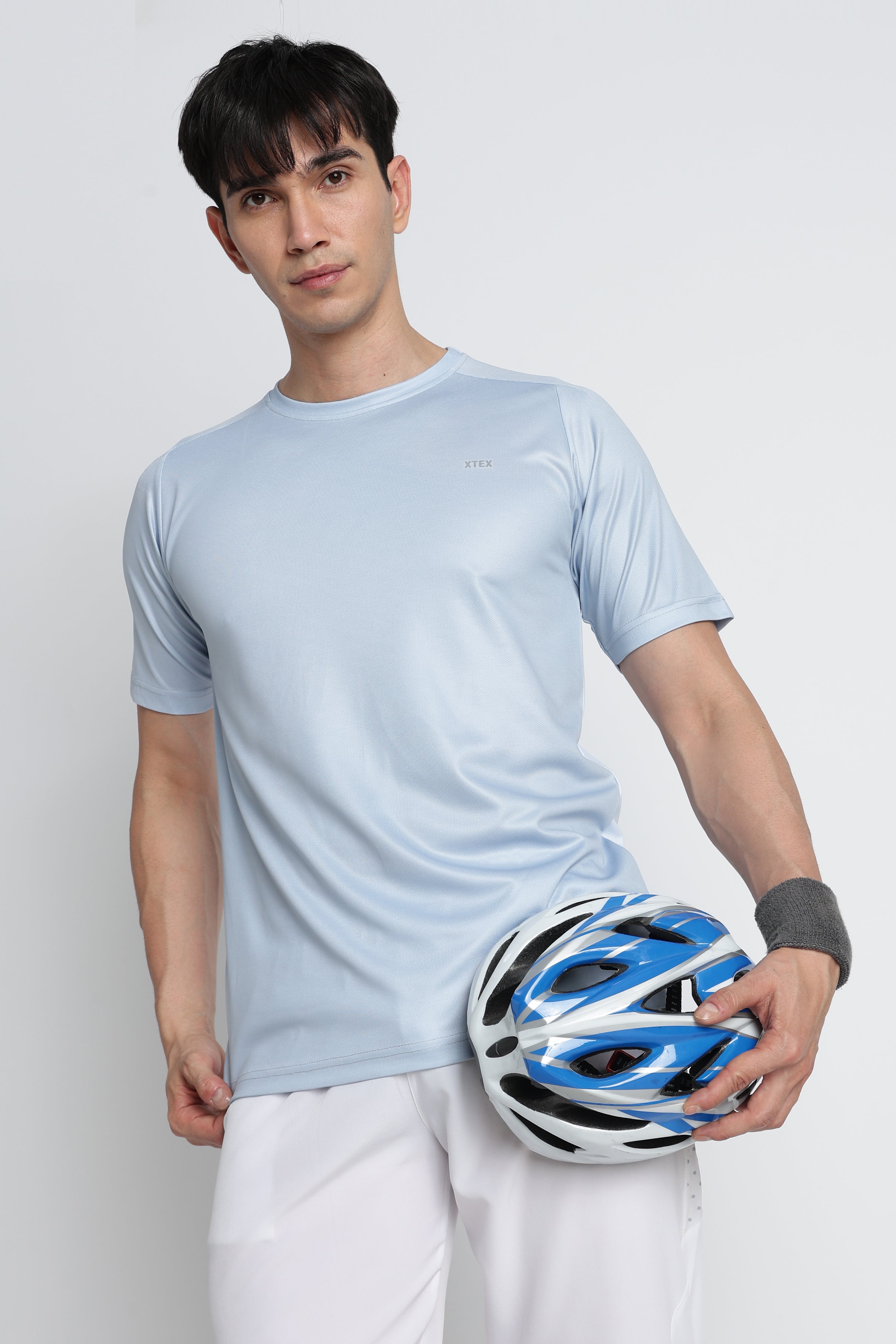 Powder Blue Seamless Jersey Tee – Breathable Athleisure Shirt