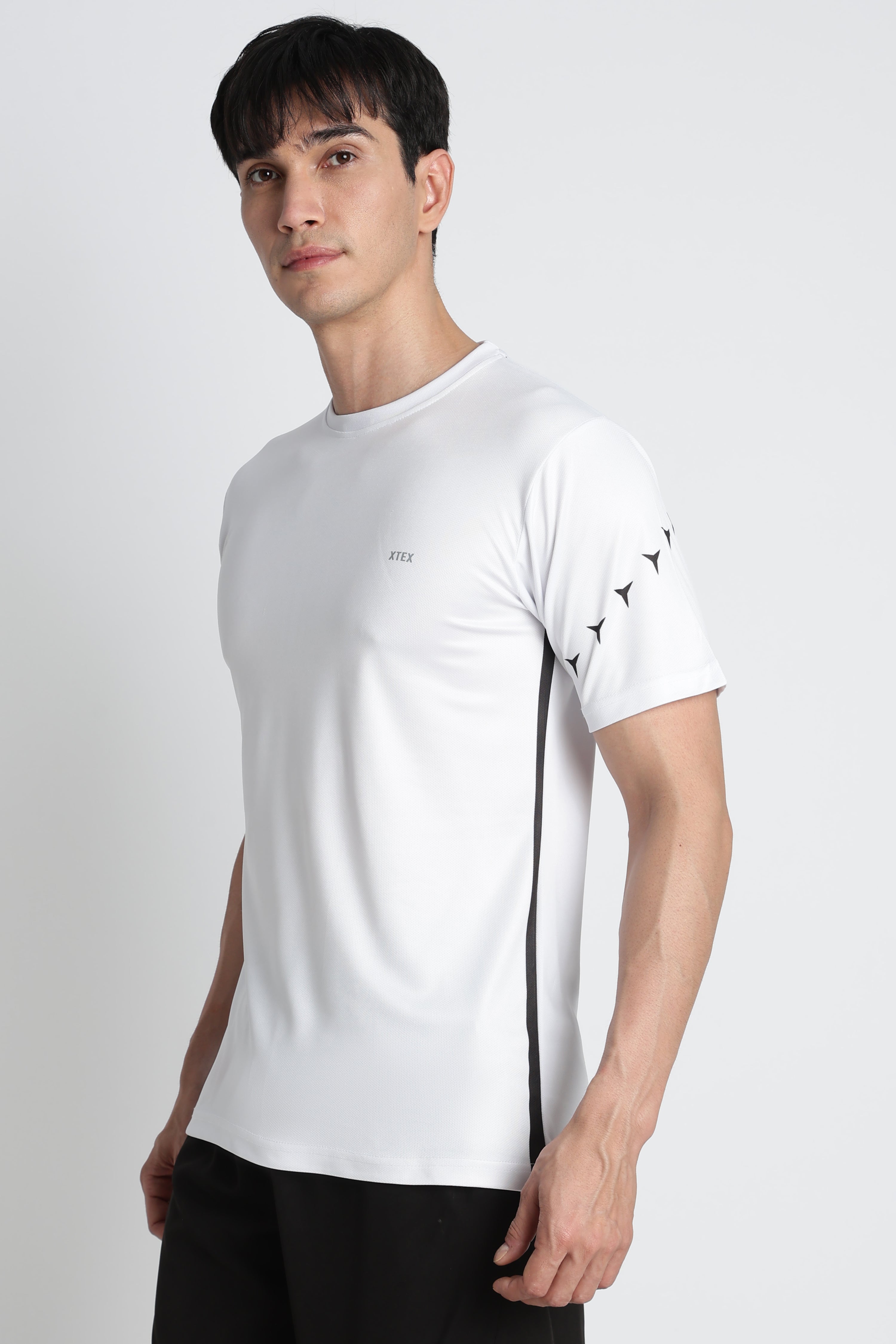 XTEX White Activewear Jersey – Breathable Moisture ‑ wicking