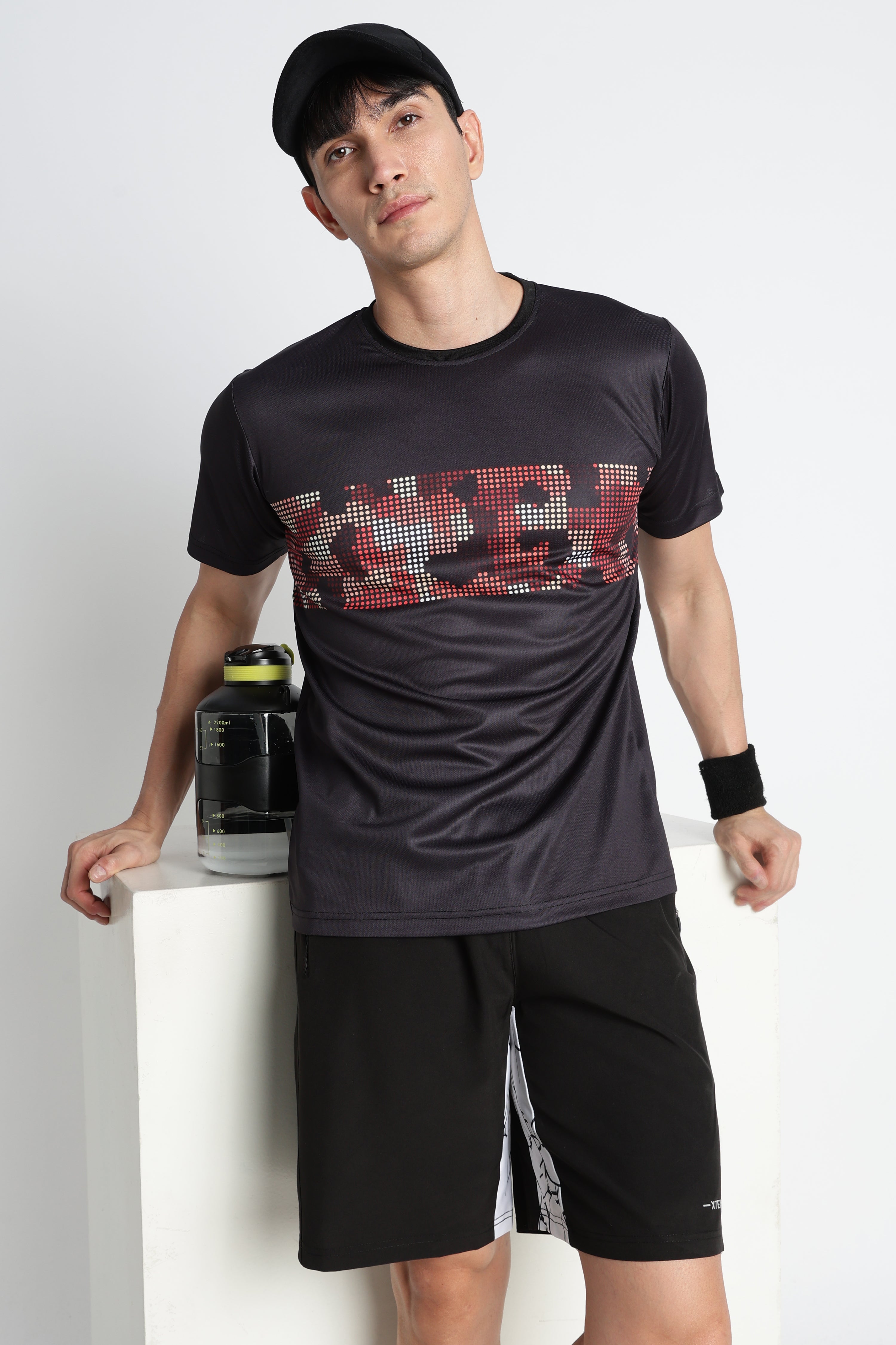 Black Pixel Graphic Jersey – Bold Red-White Activewear Tee for Gym & Training