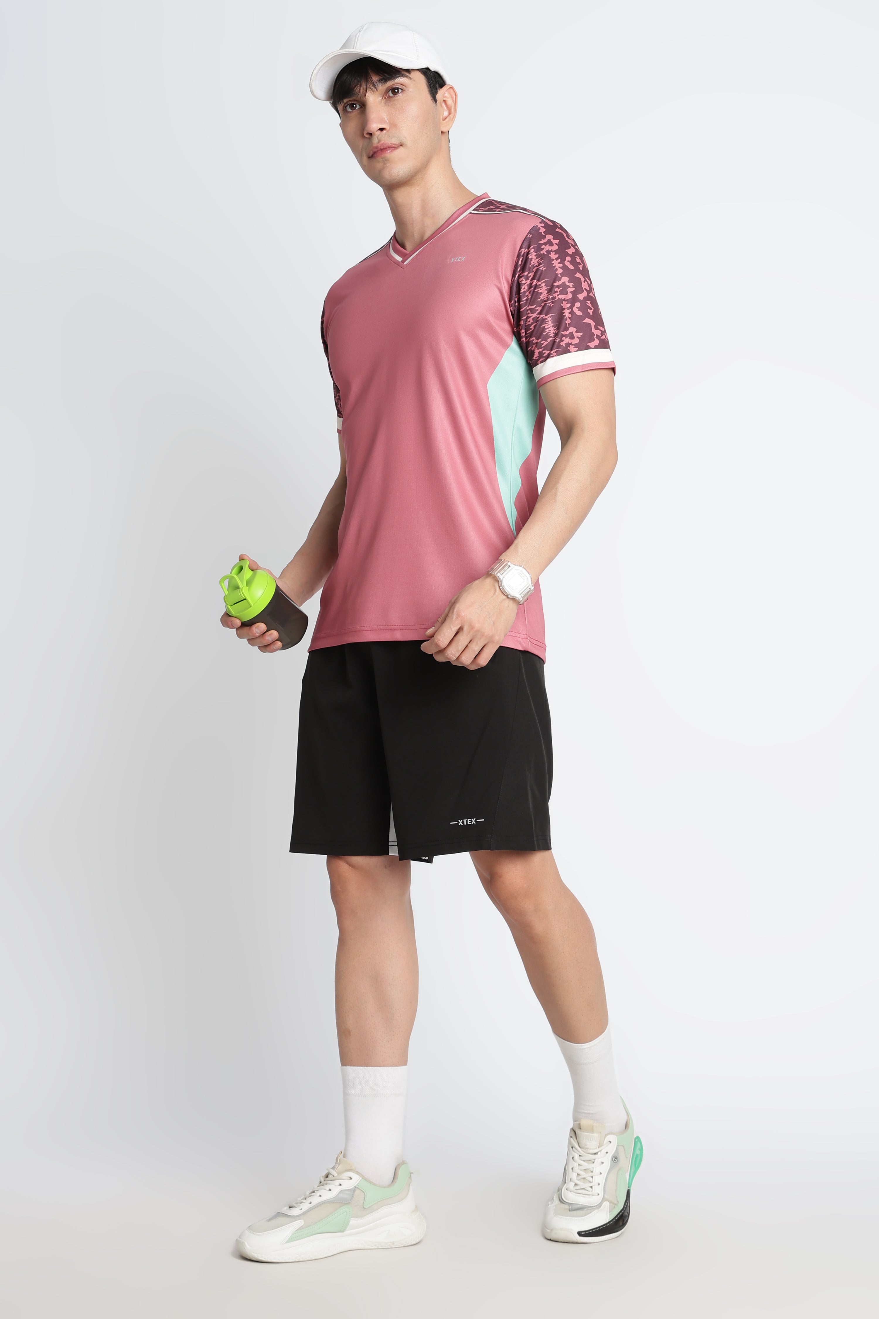 Pink Moisture‑Wicking Gym Tee – V‑Neck Active Jersey with Camo Shoulder Panels