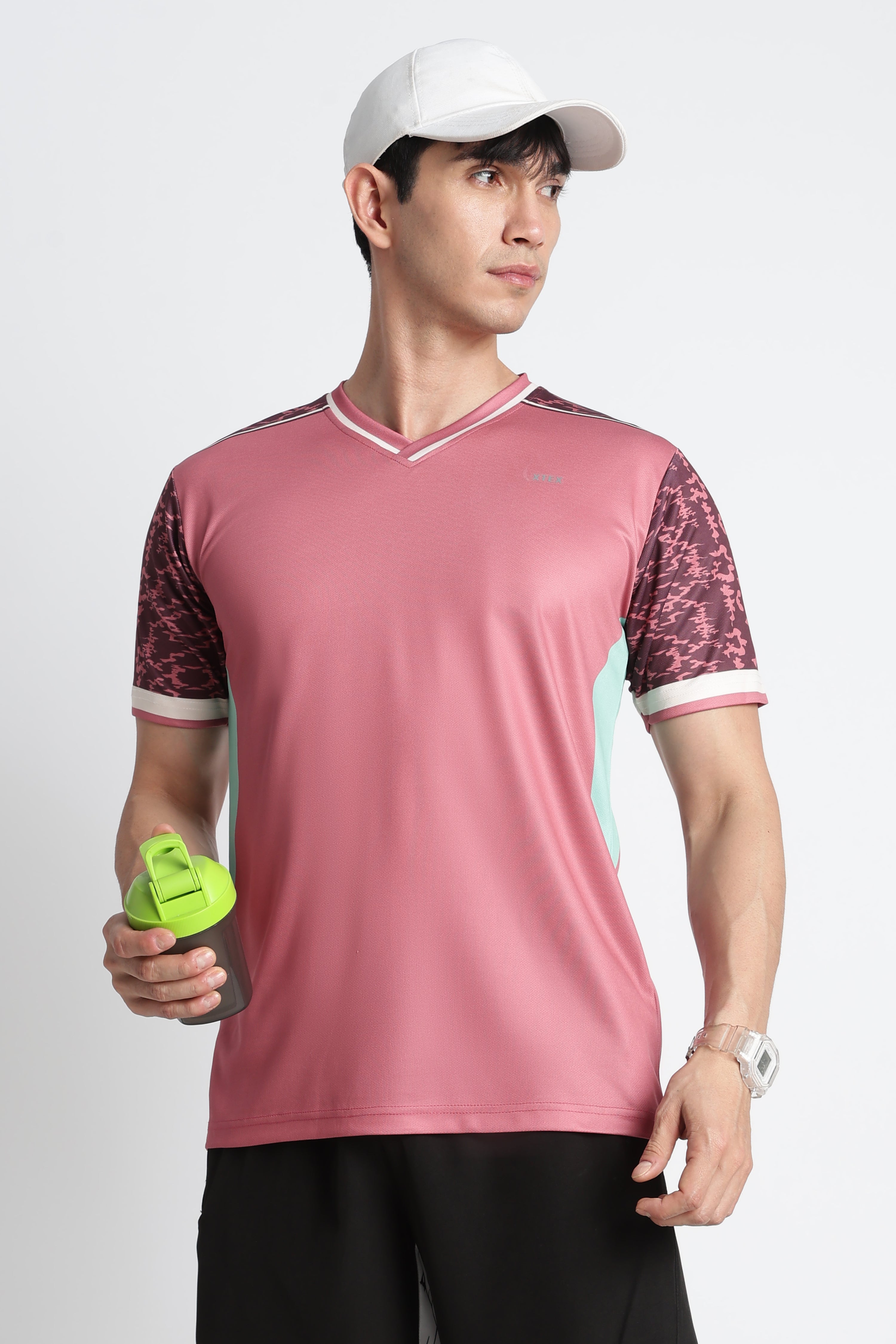 Pink Moisture‑Wicking Gym Tee – V‑Neck Active Jersey with Camo Shoulder Panels