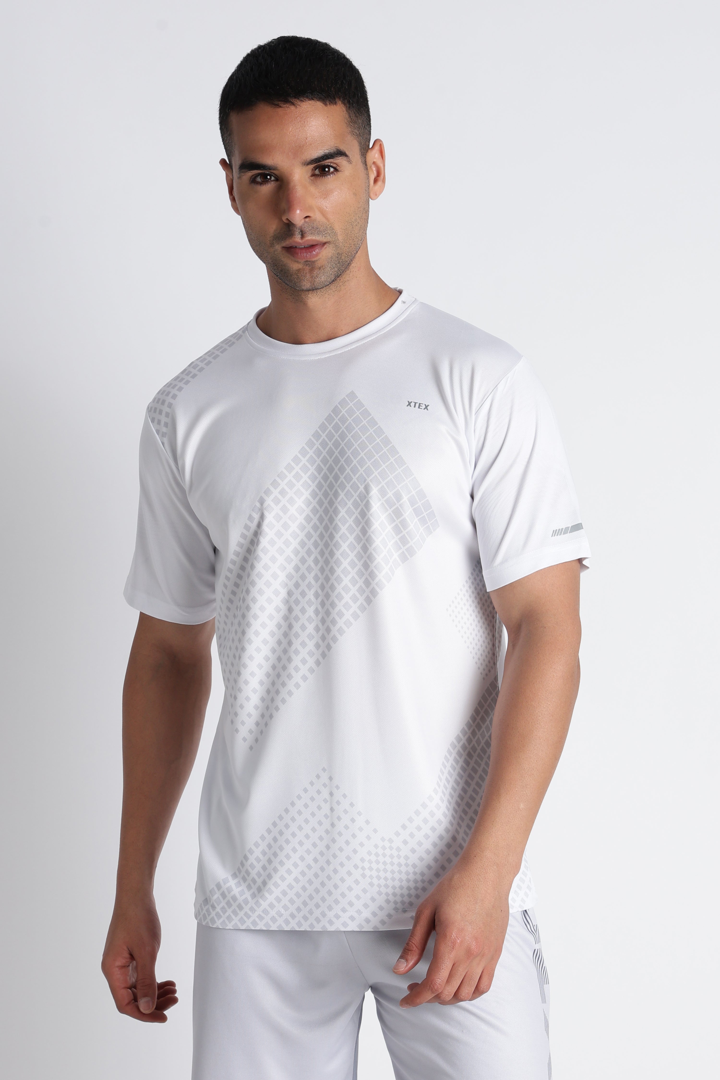 XTEX White Performance T‑Shirt with Gray Diamond‑Grid Pattern