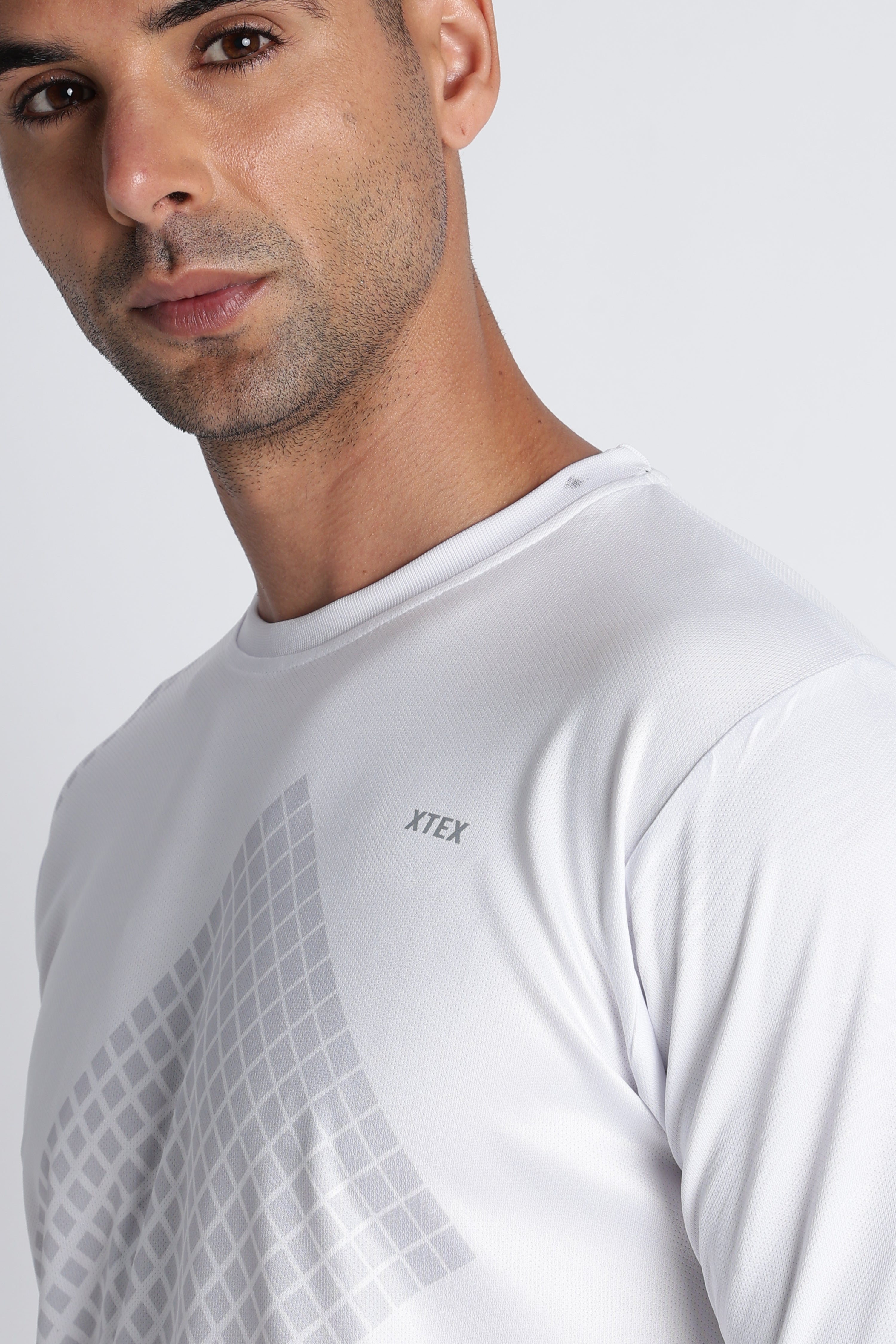 XTEX White Performance T‑Shirt with Gray Diamond‑Grid Pattern