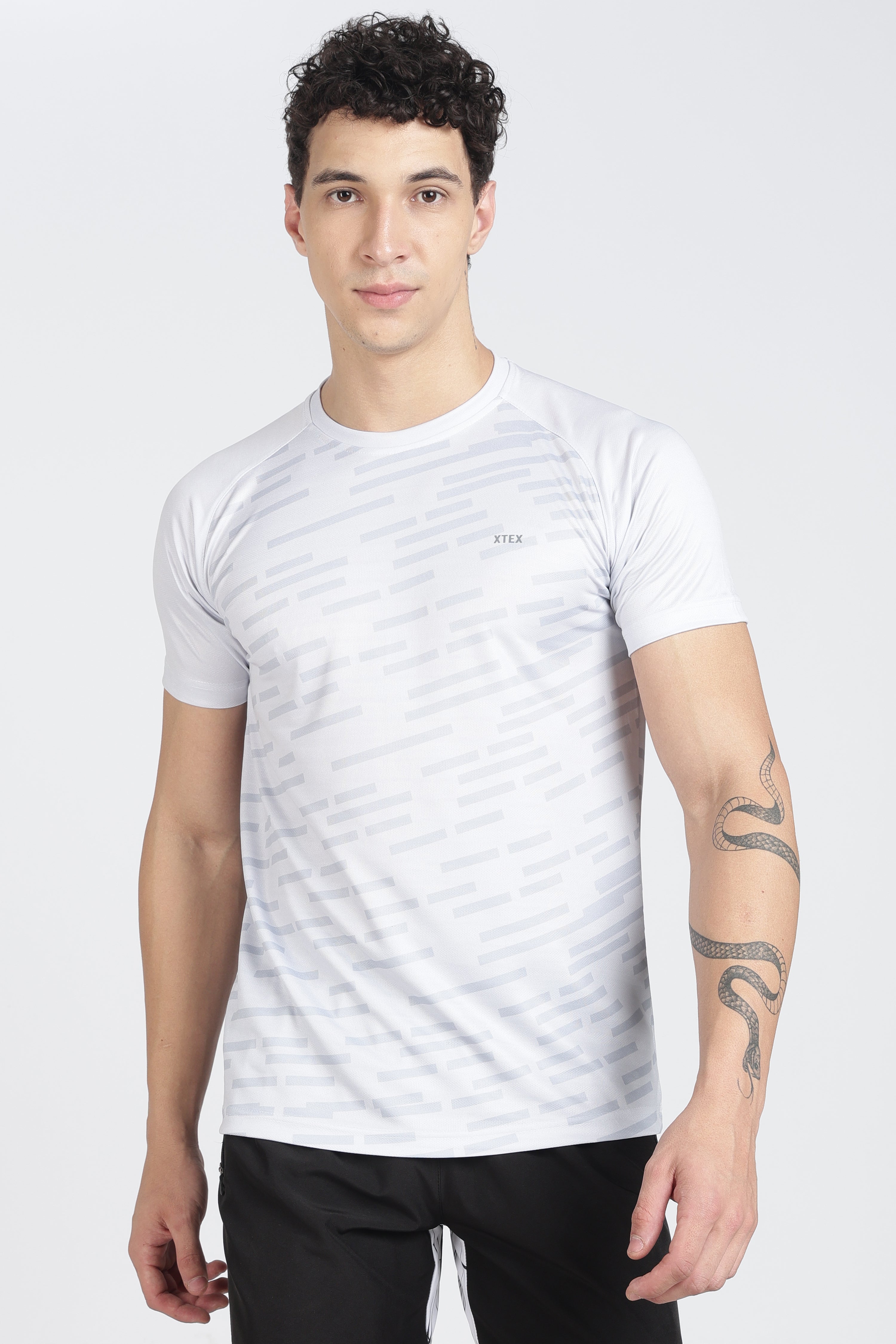 XTEX Silver-Shimmer Performance Jersey – Sporty Athletic Tee