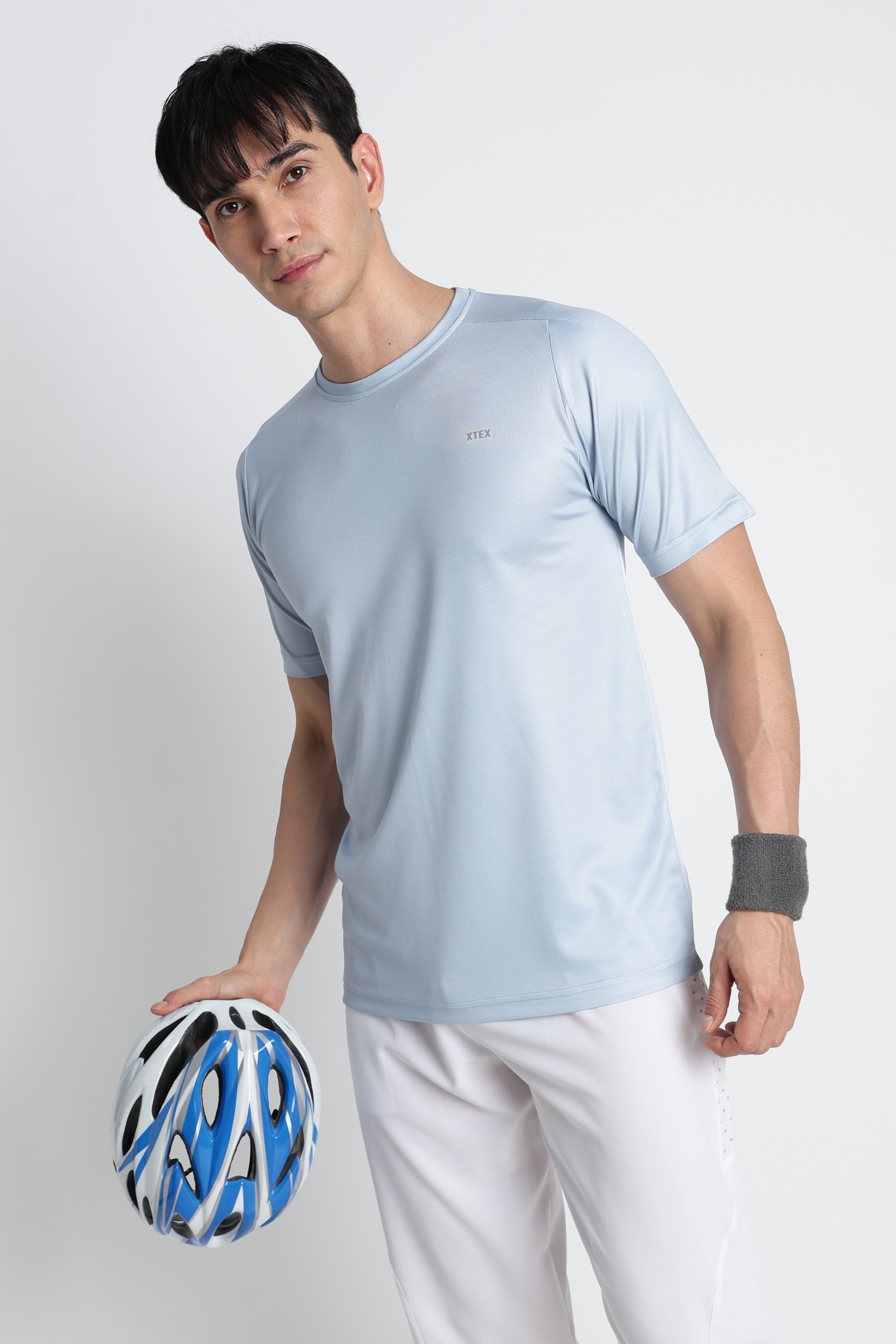 Powder Blue Seamless Jersey Tee – Breathable Athleisure Shirt