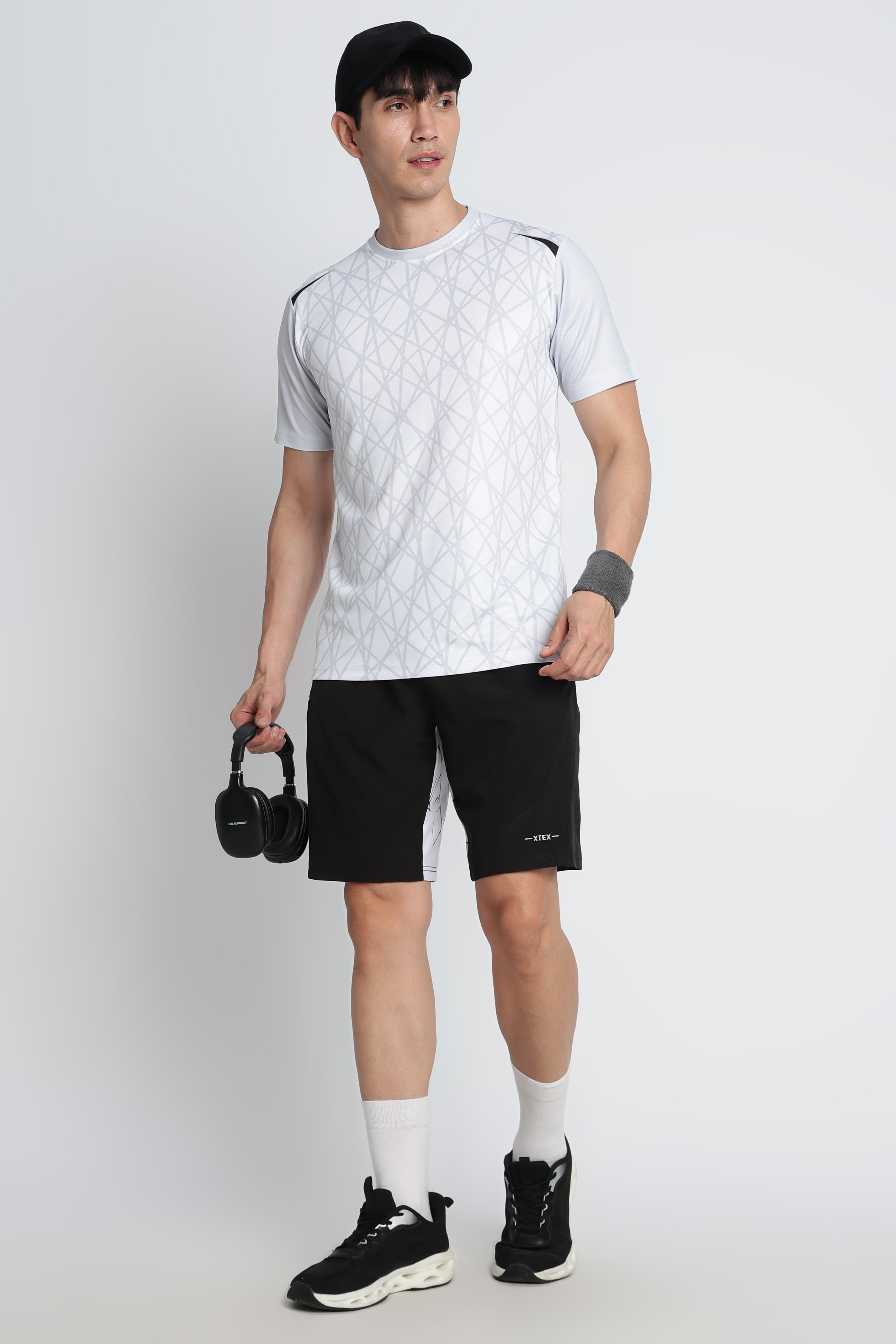 White Geometric Tee – Breathable Activewear for Workouts