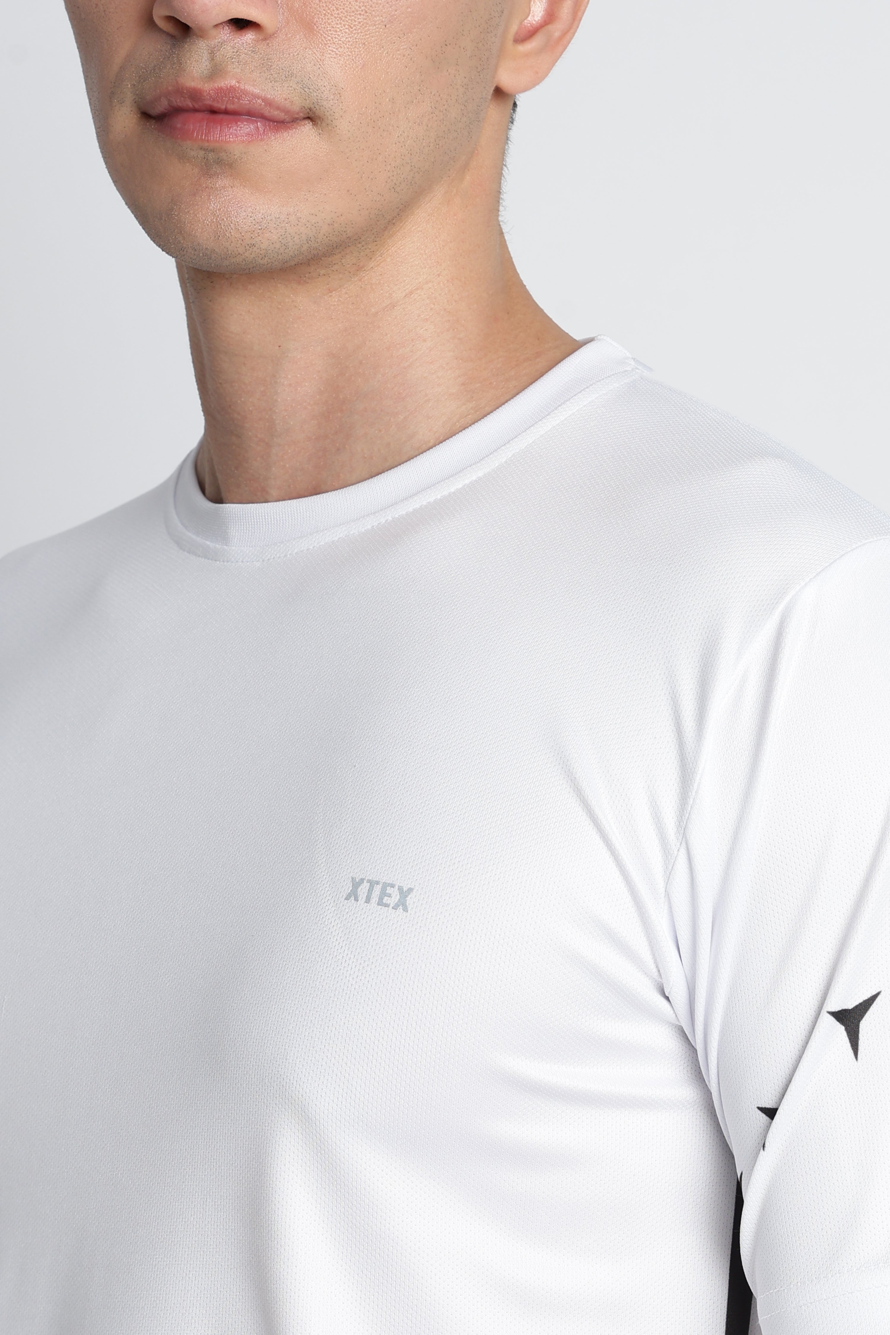 XTEX White Activewear Jersey – Breathable Moisture ‑ wicking