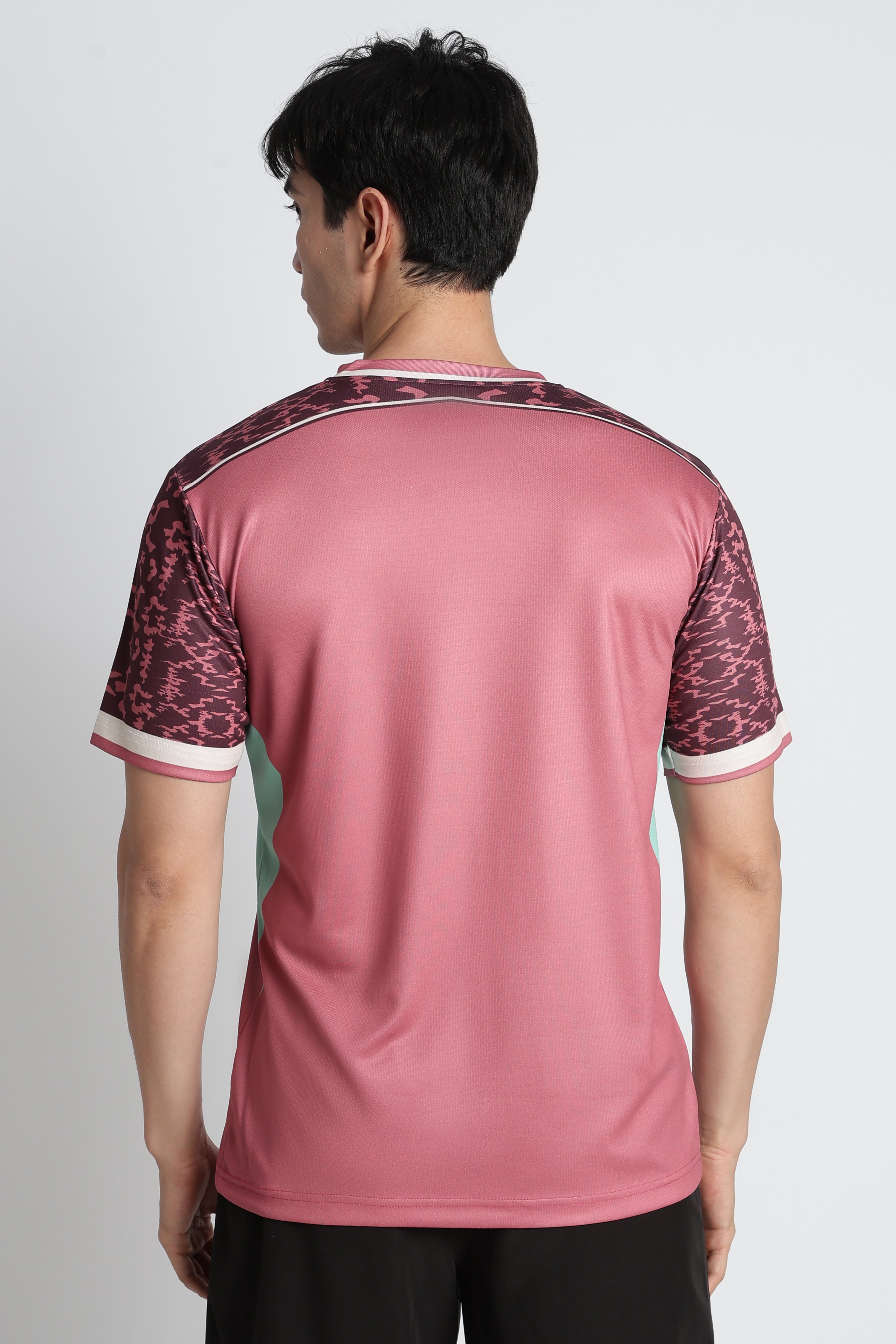 Pink Moisture‑Wicking Gym Tee – V‑Neck Active Jersey with Camo Shoulder Panels