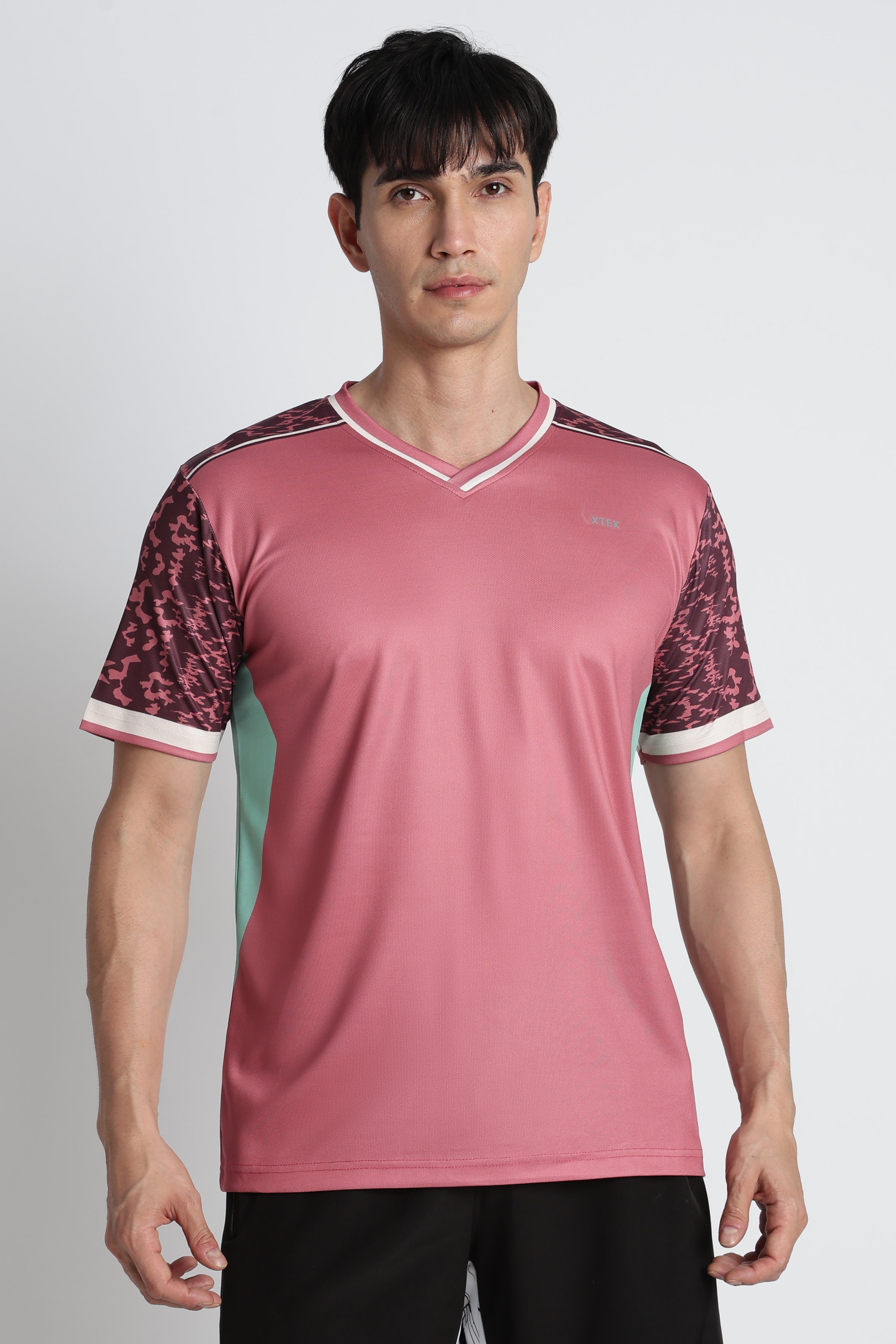 Pink Moisture‑Wicking Gym Tee – V‑Neck Active Jersey with Camo Shoulder Panels
