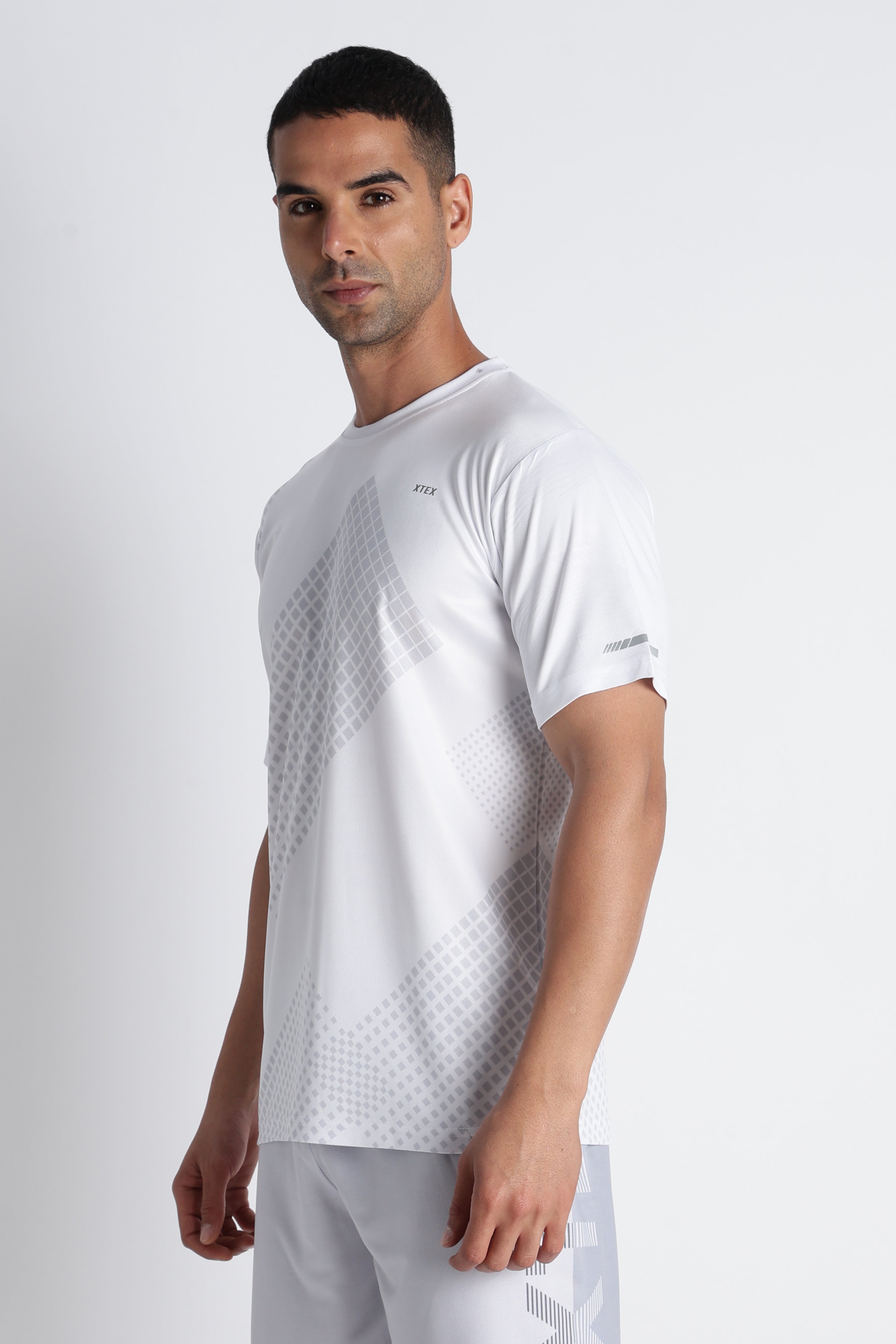 XTEX White Performance T‑Shirt with Gray Diamond‑Grid Pattern