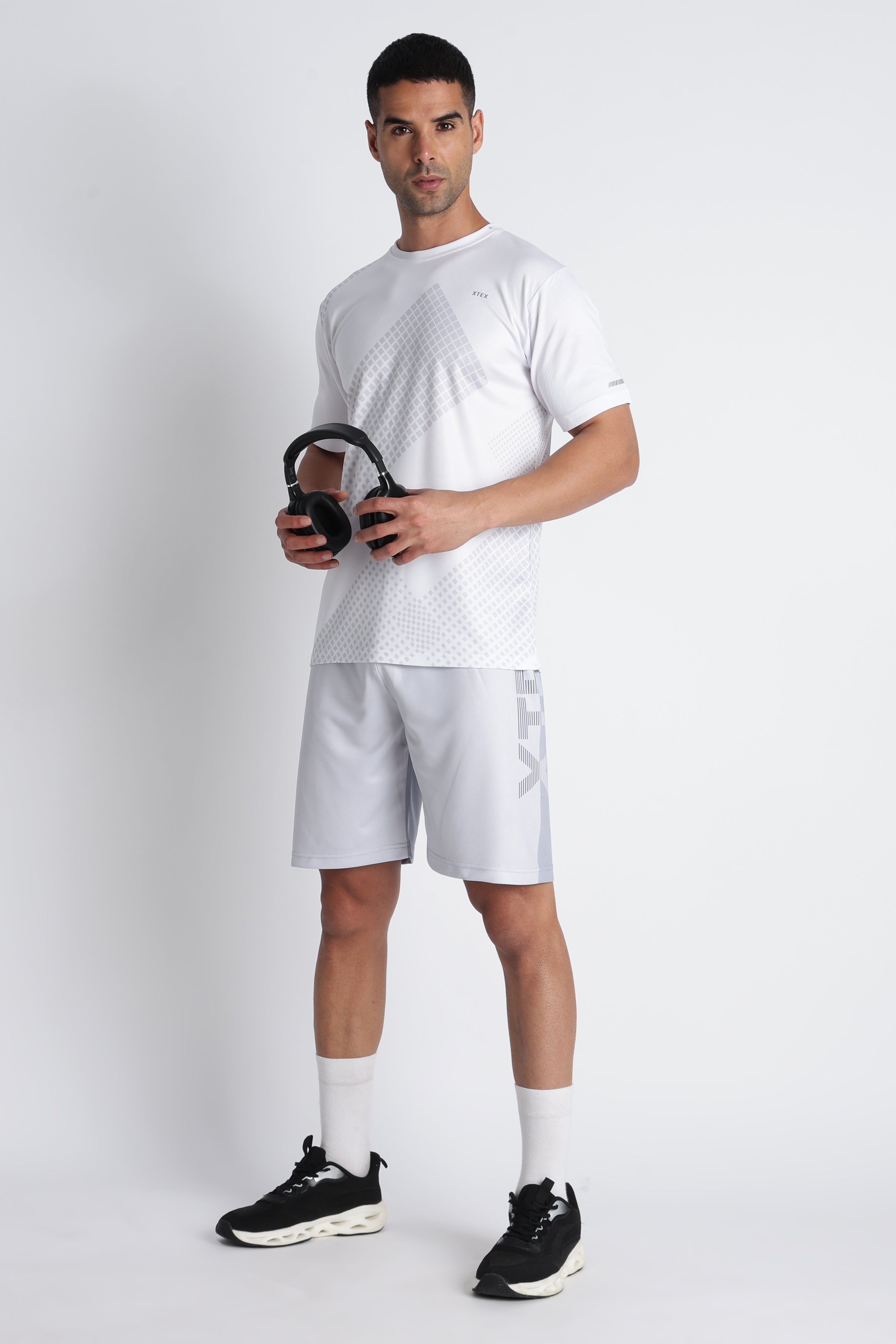 XTEX White Performance T‑Shirt with Gray Diamond‑Grid Pattern