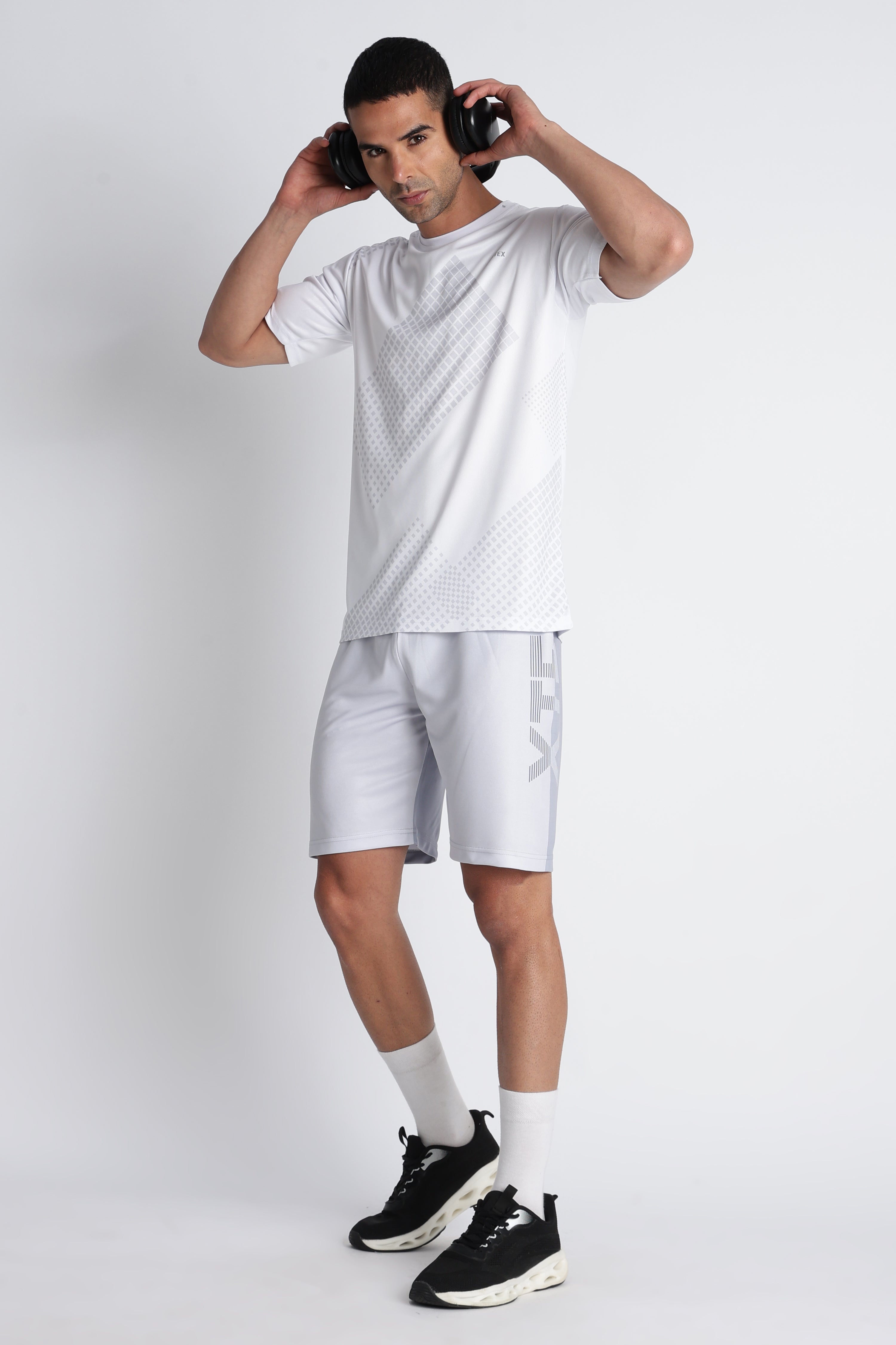 XTEX White Performance T‑Shirt with Gray Diamond‑Grid Pattern
