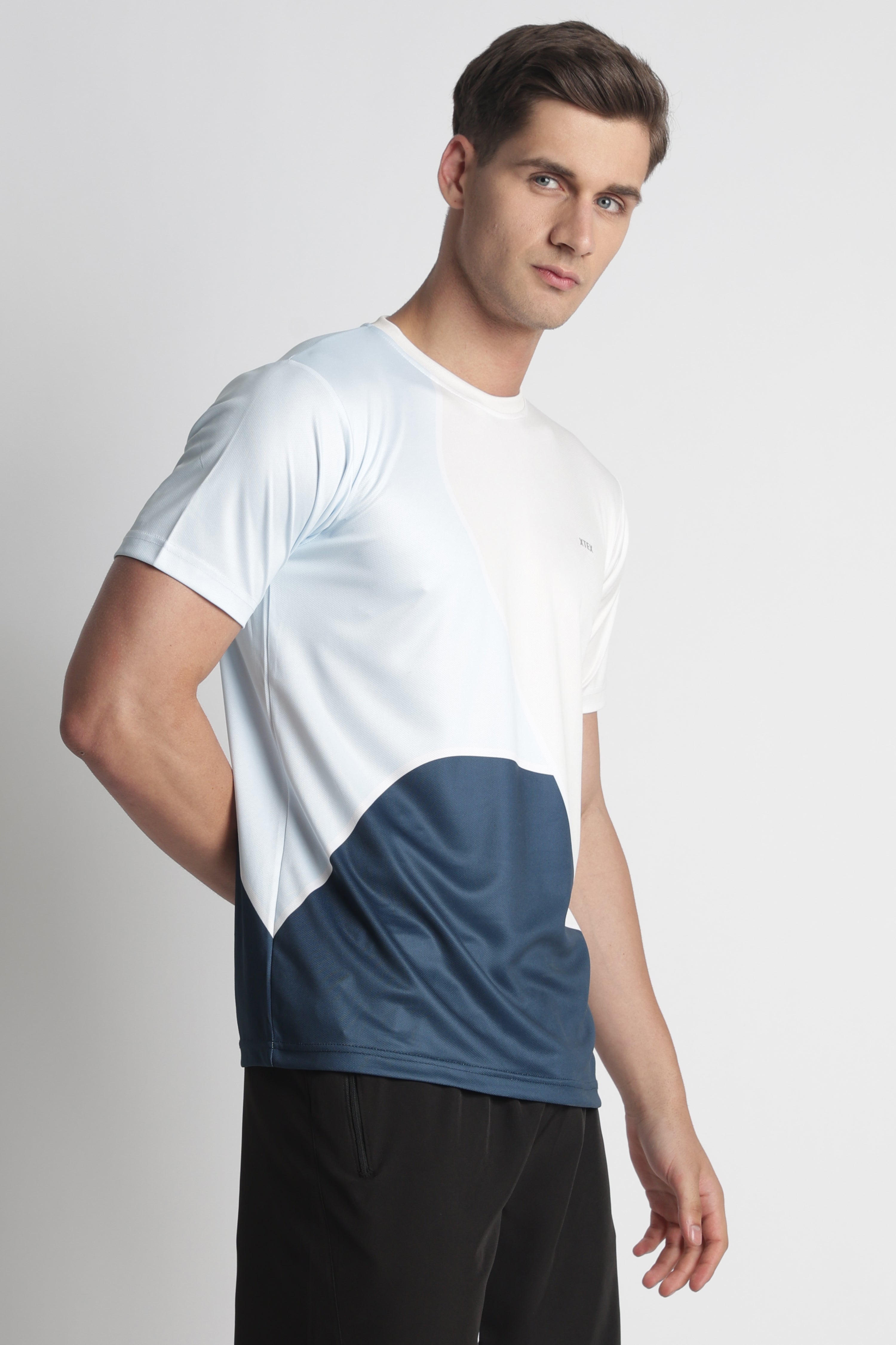 White & Blue Colorblock Athletic Jersey – Breathable Activewear | Xtex