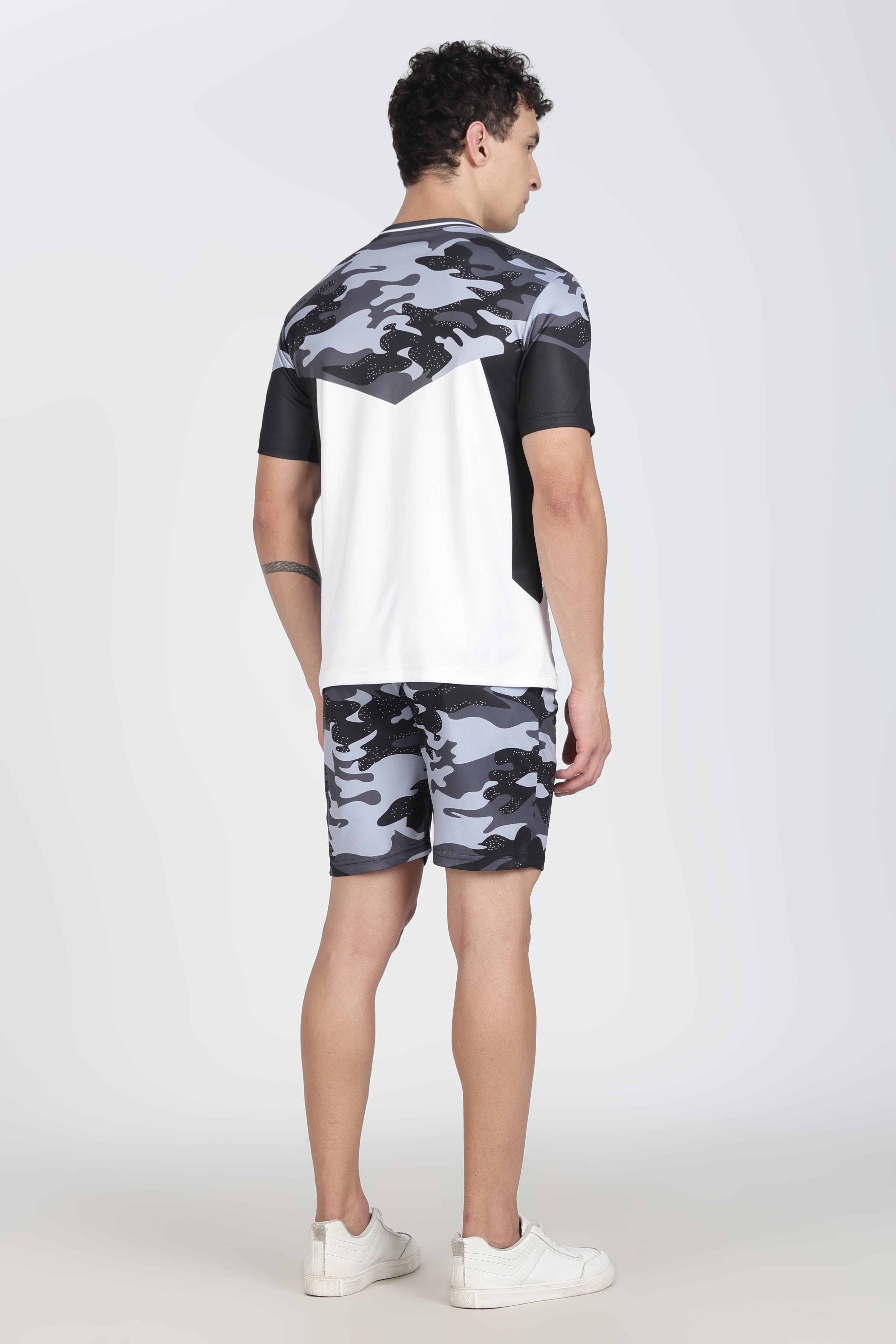 Grey‑Black Camouflage Athletic Tee – Moisture‑Wicking Jersey