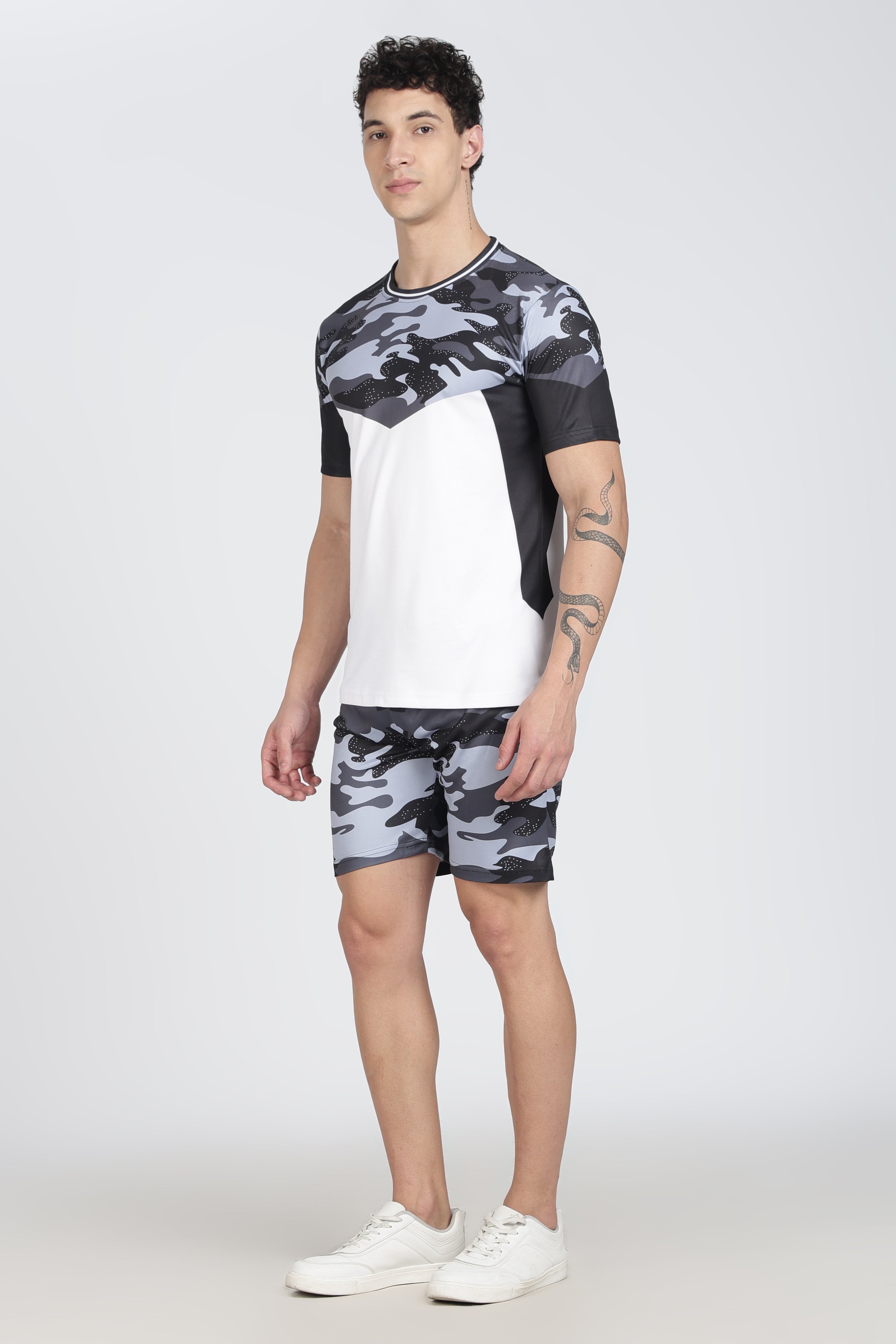 Grey‑Black Camouflage Athletic Tee – Moisture‑Wicking Jersey