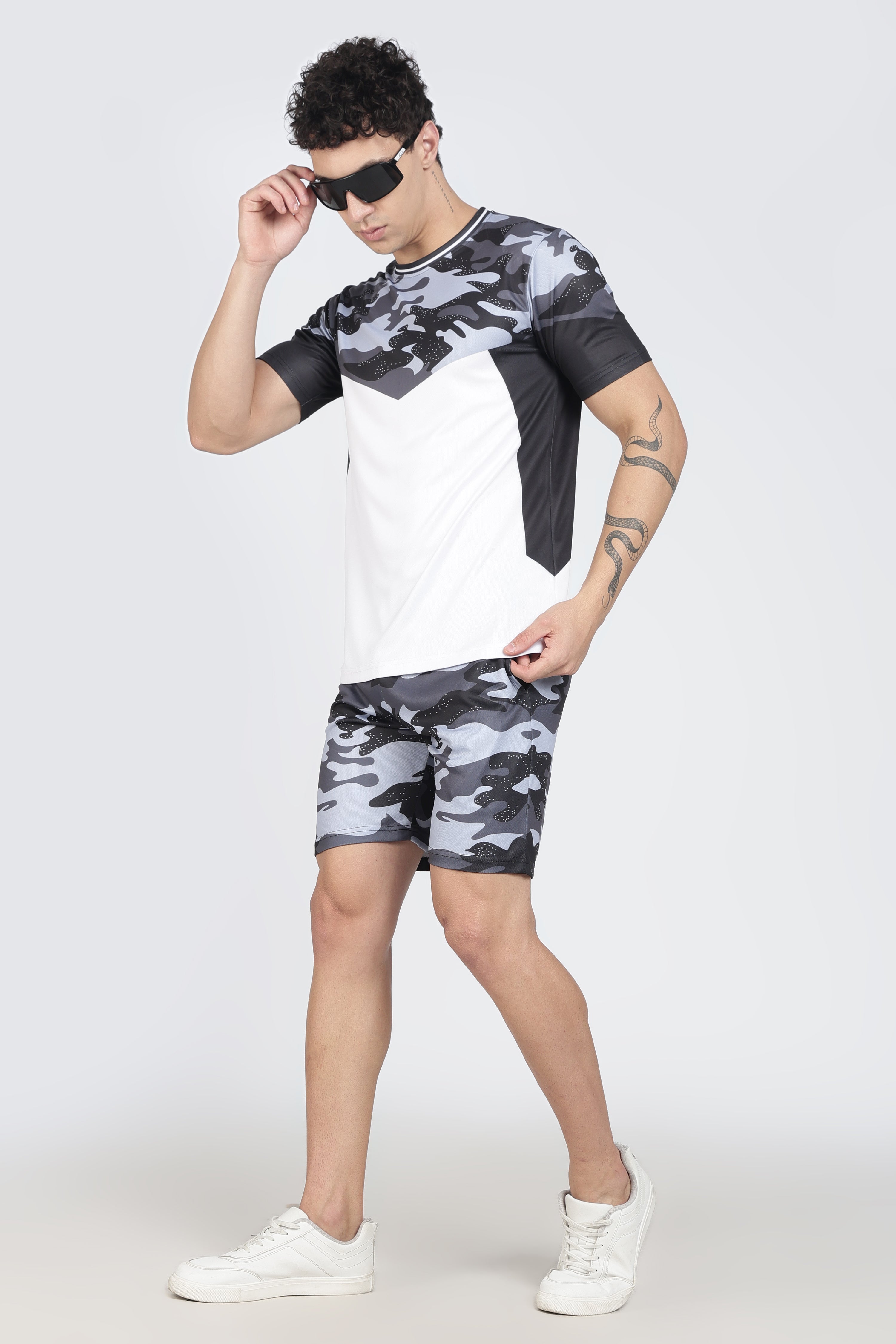Grey‑Black Camouflage Athletic Tee – Moisture‑Wicking Jersey