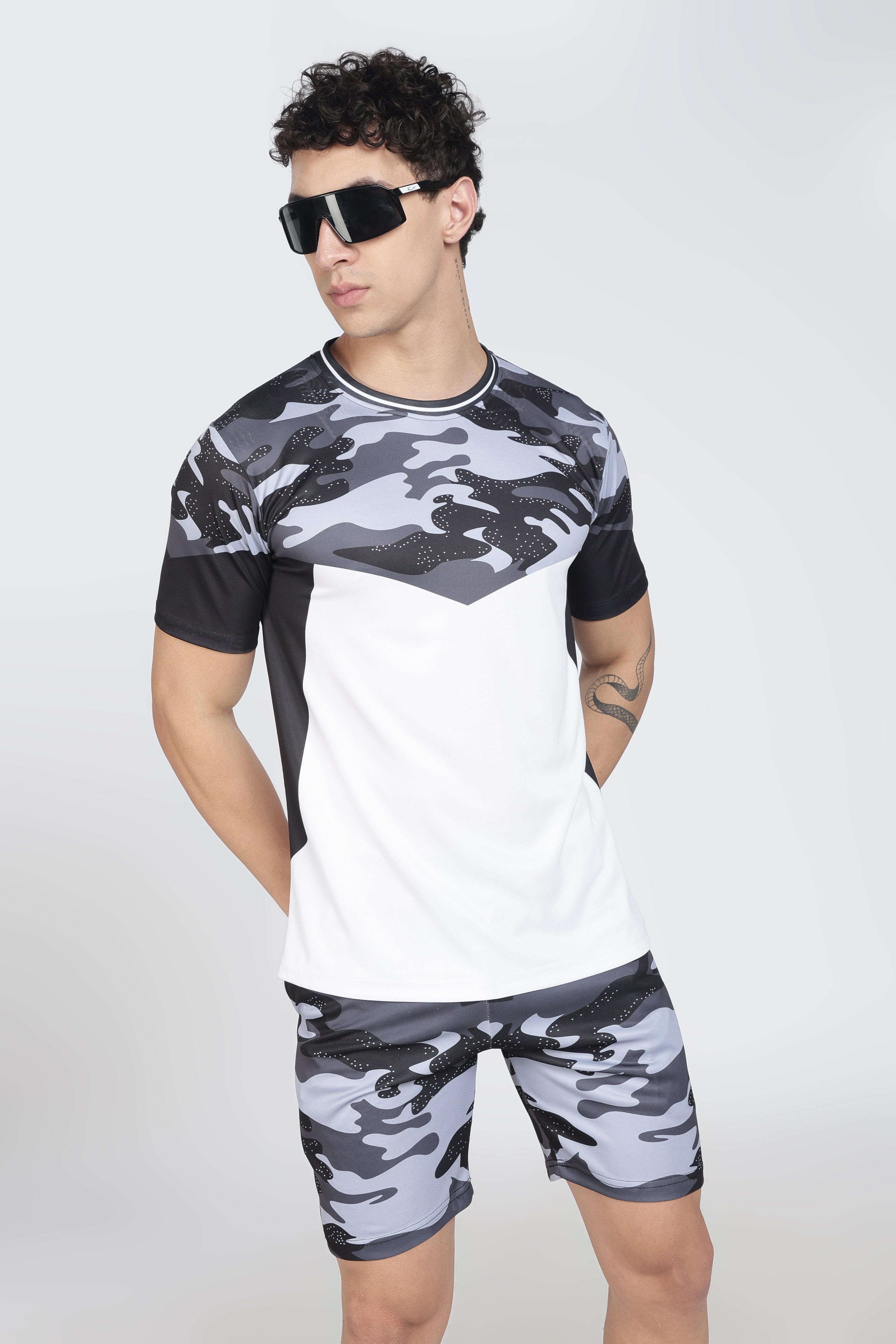 Grey‑Black Camouflage Athletic Tee – Moisture‑Wicking Jersey