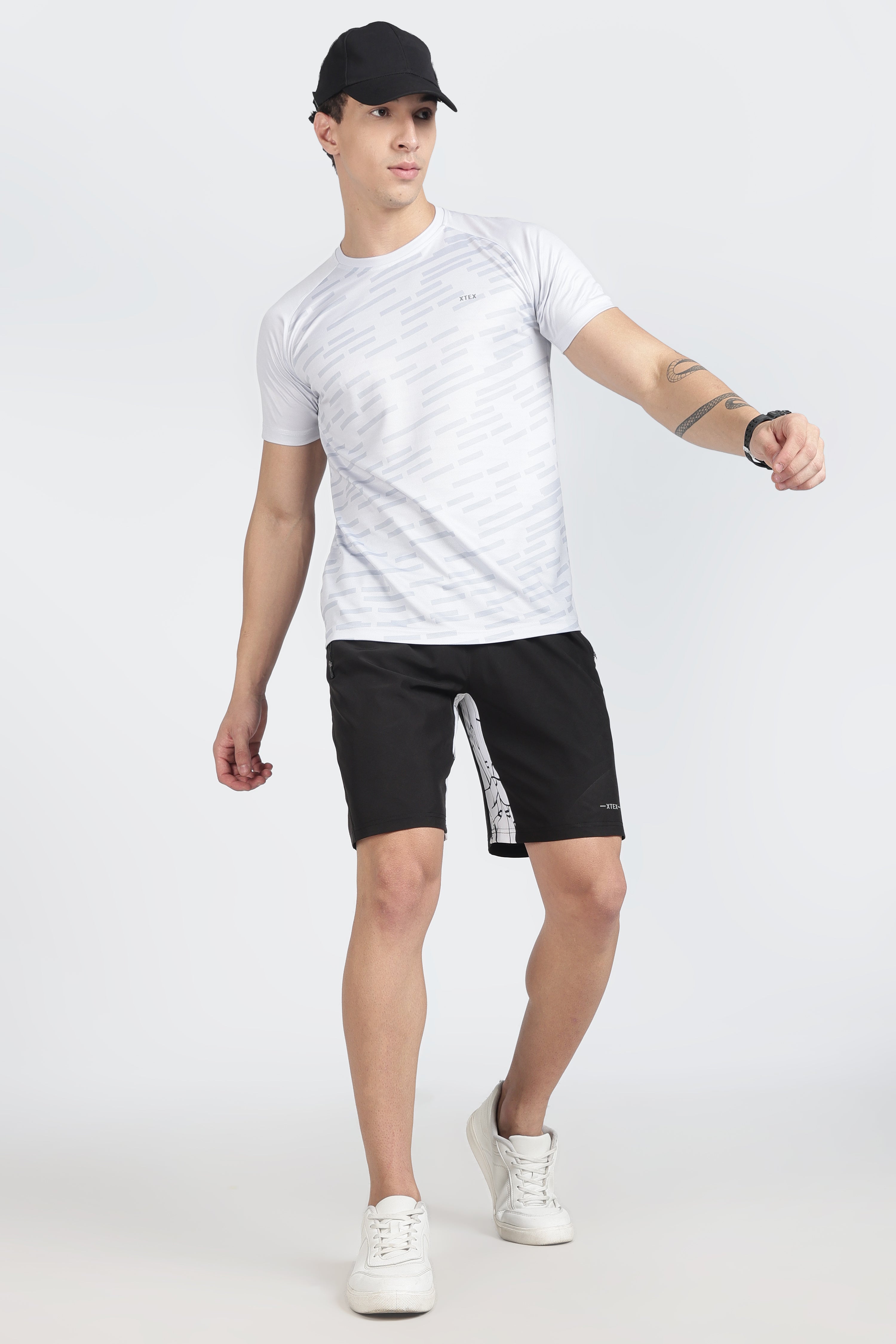 XTEX Silver-Shimmer Performance Jersey – Sporty Athletic Tee