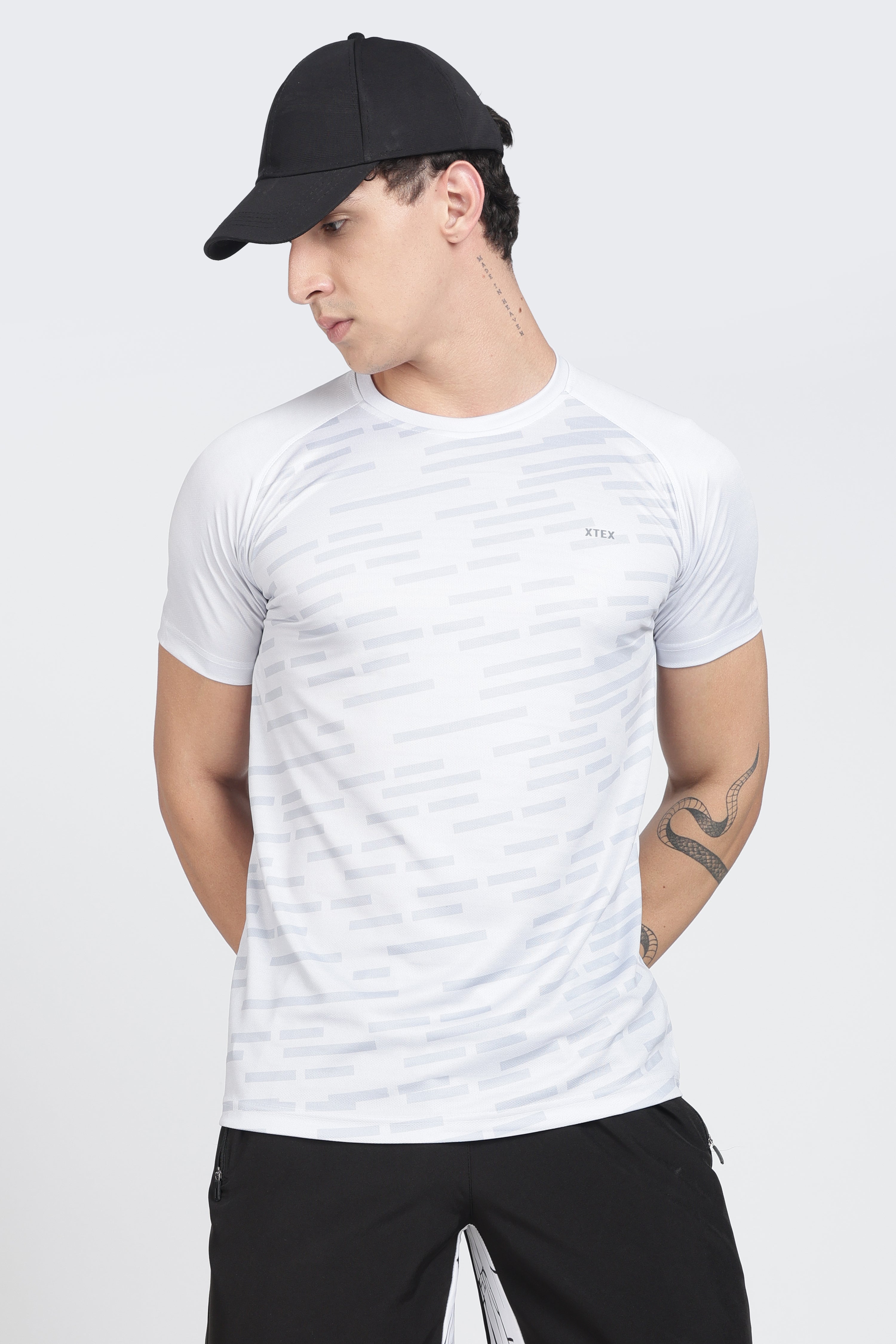XTEX Silver-Shimmer Performance Jersey – Sporty Athletic Tee
