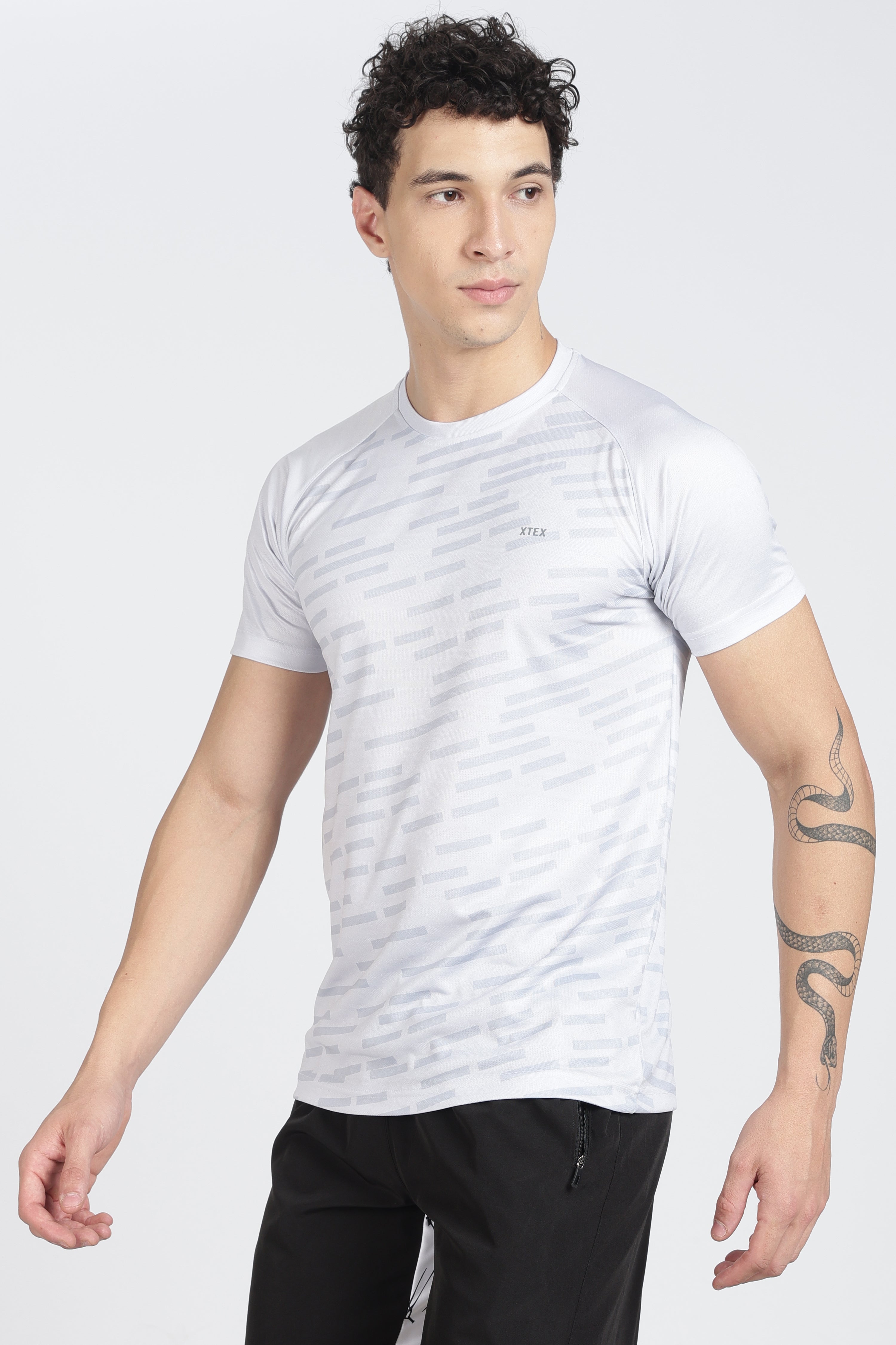 XTEX Silver-Shimmer Performance Jersey – Sporty Athletic Tee