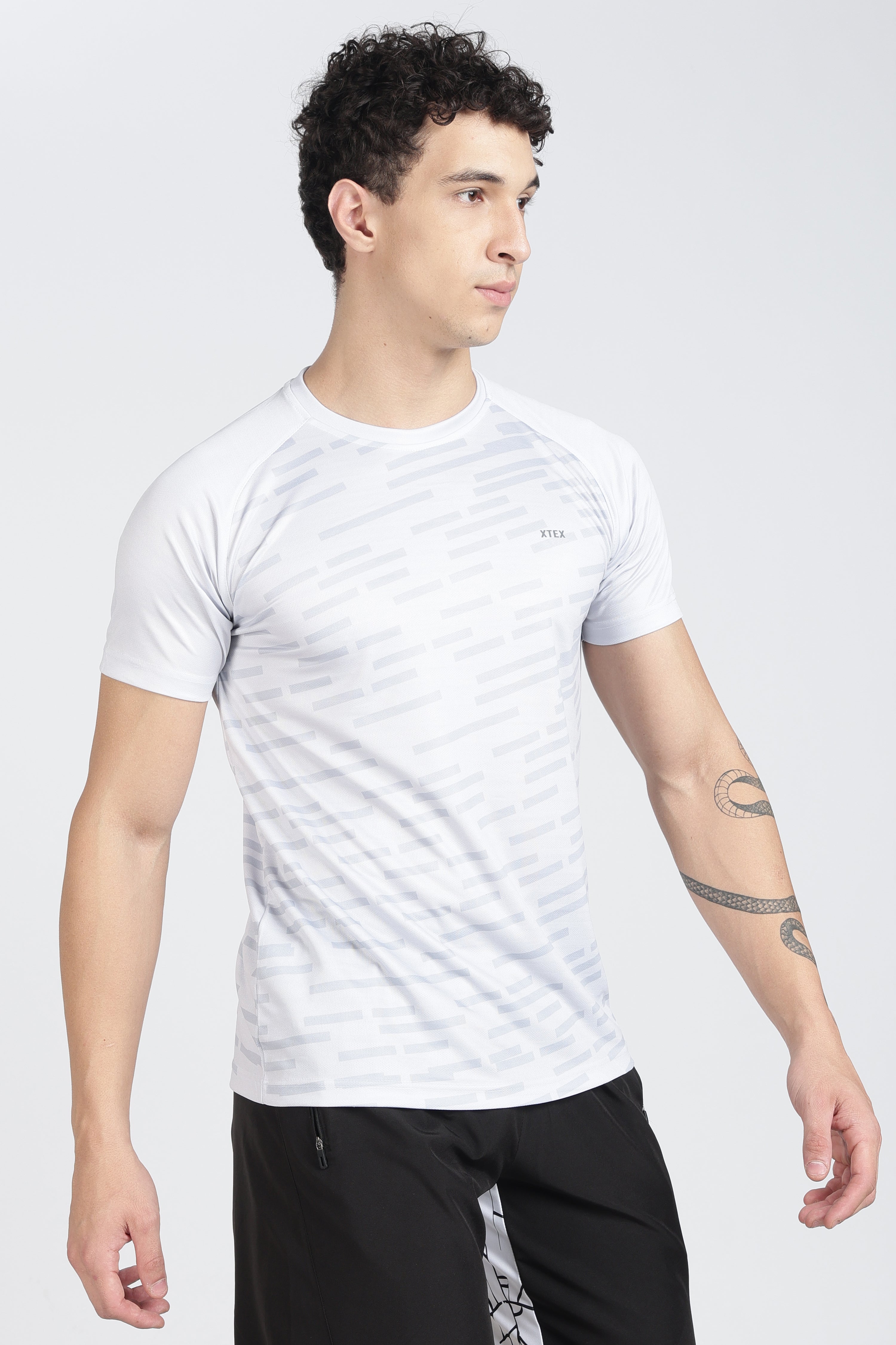 XTEX Silver-Shimmer Performance Jersey – Sporty Athletic Tee