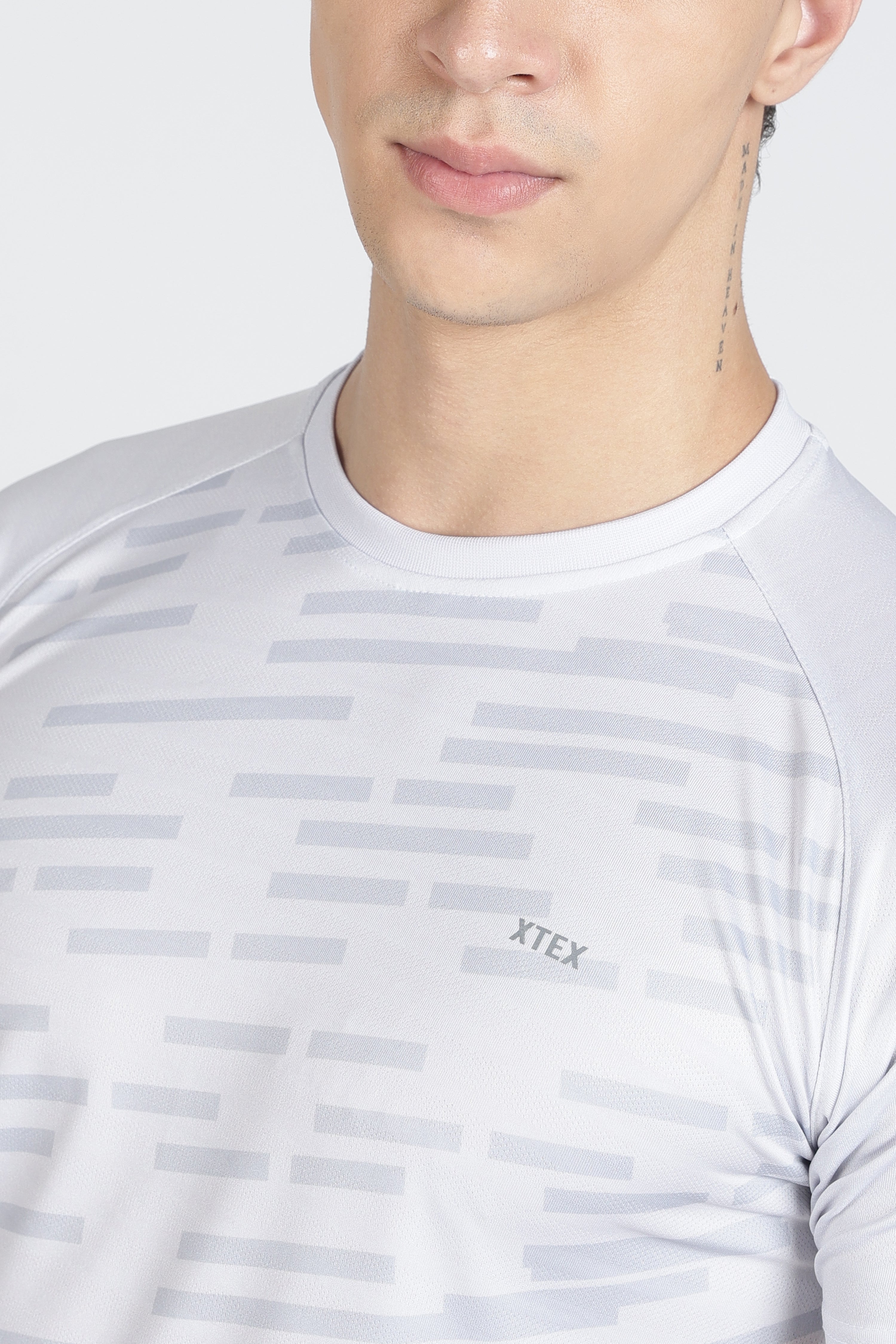 XTEX Silver-Shimmer Performance Jersey – Sporty Athletic Tee