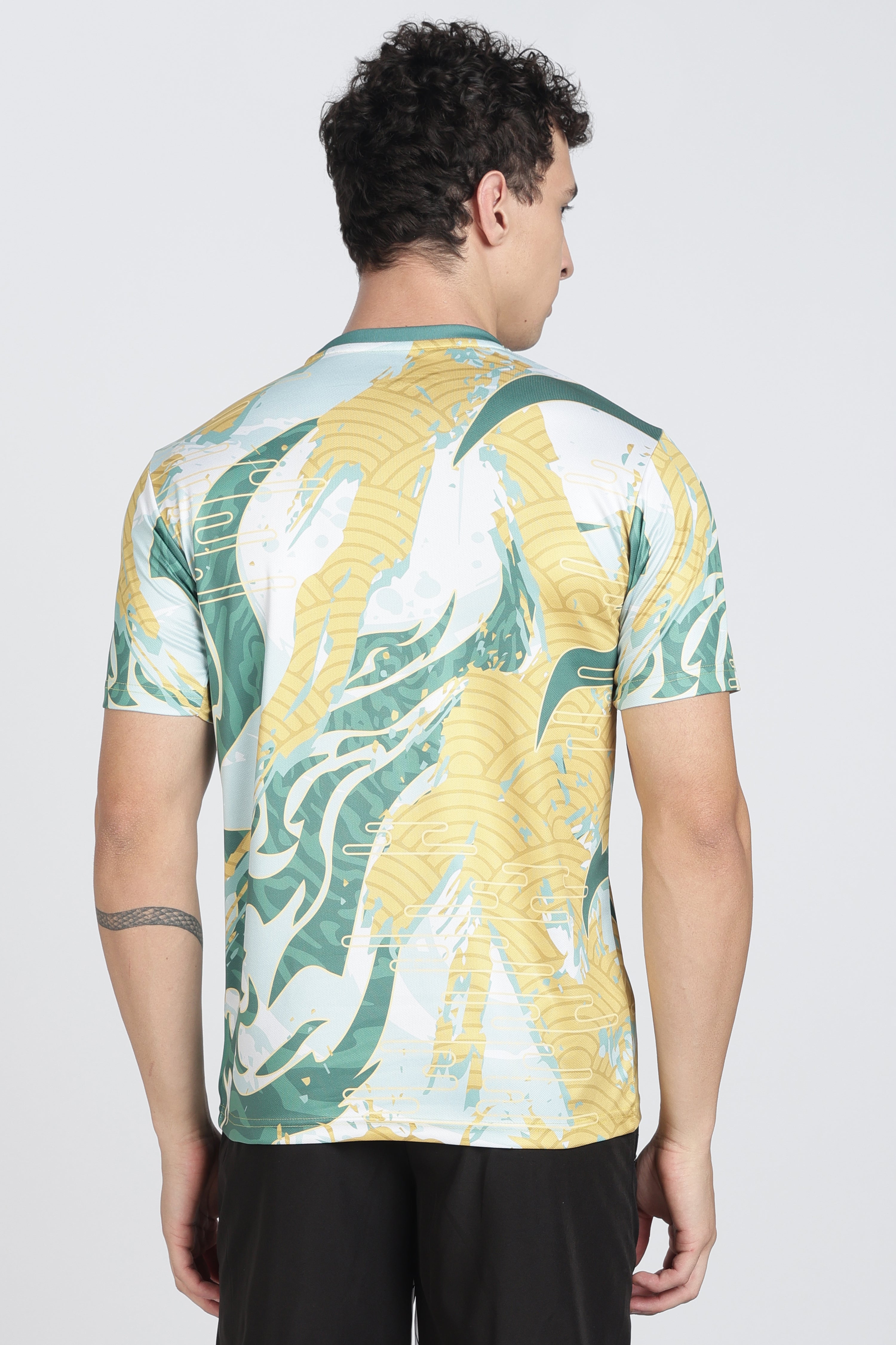 XTEX Green Yellow Abstract Pattern Performance Tee – Fitness Workout T-Shirt