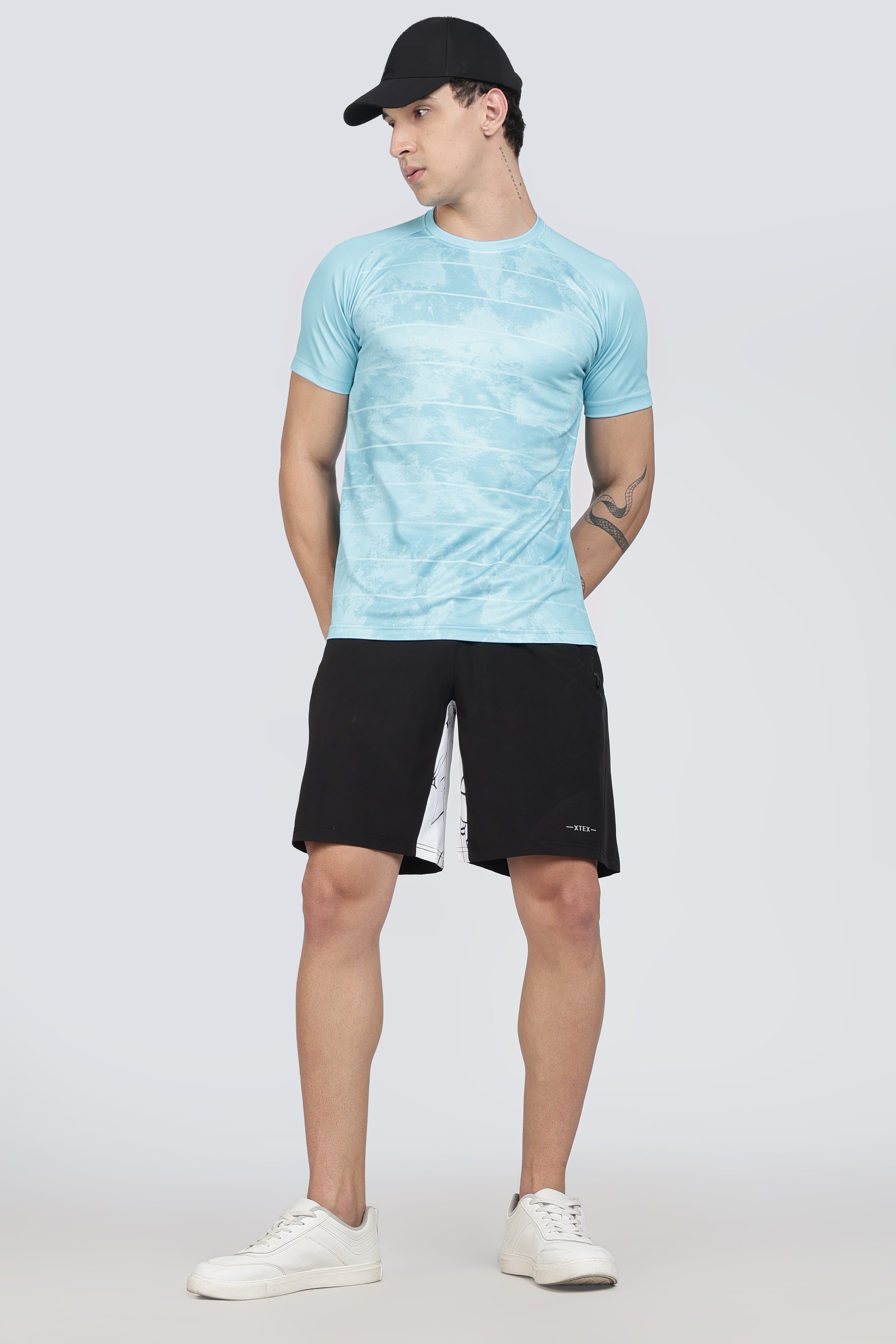Sky‑Blue Tie‑Dye Striped Tee – Breathable Cloud‑Gradient Athletic Shirt